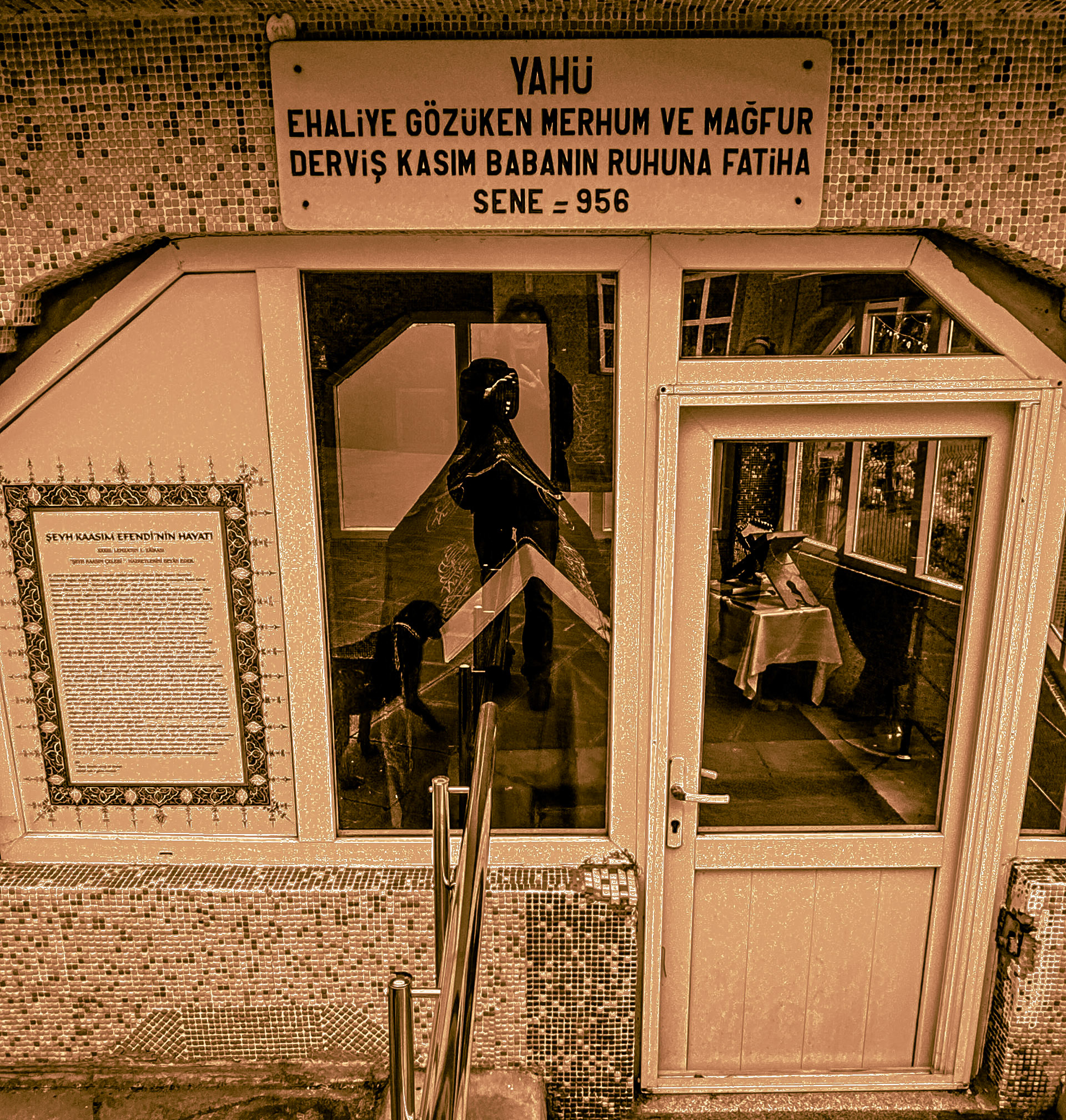 Terkos: the saint's tomb in the yard of the main mosque