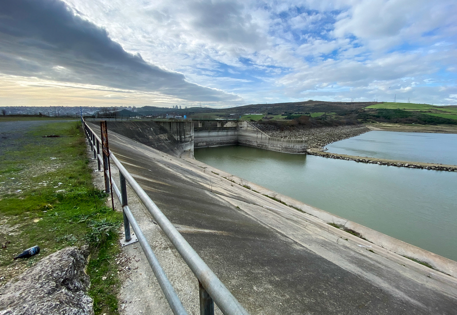 Sazlıdere modern dam: view from the east