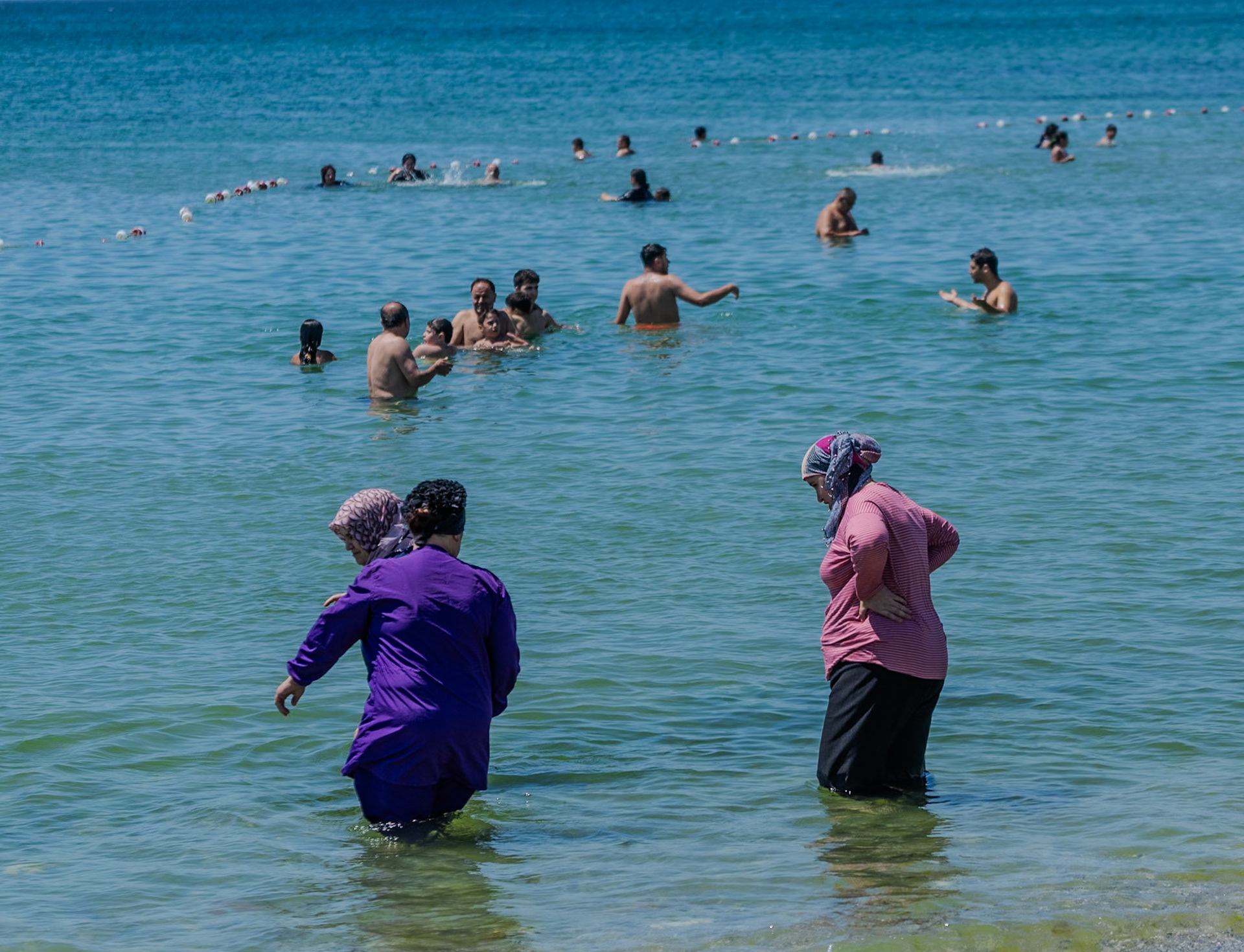 Küçükçekmece causeway: Menekşe strand