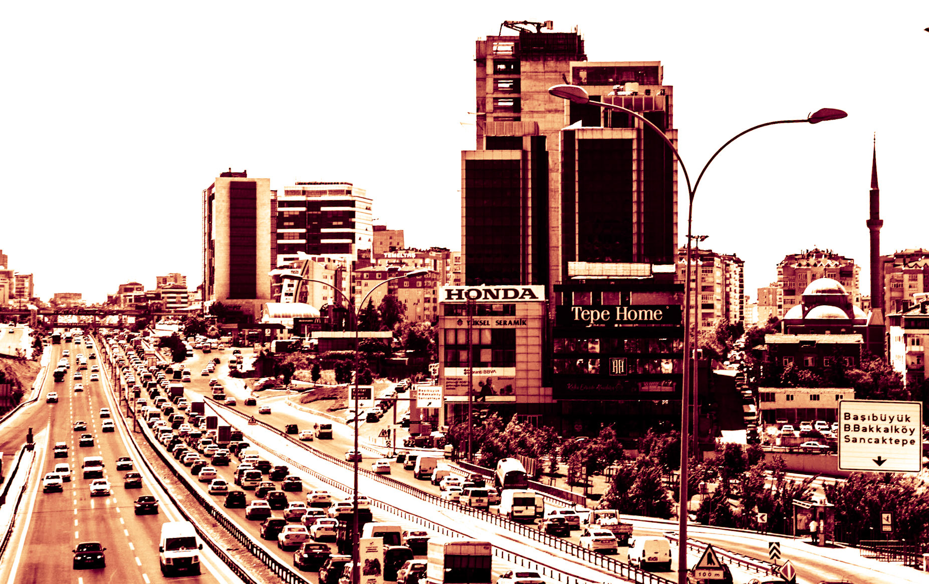 Maltepe: motorway crossing