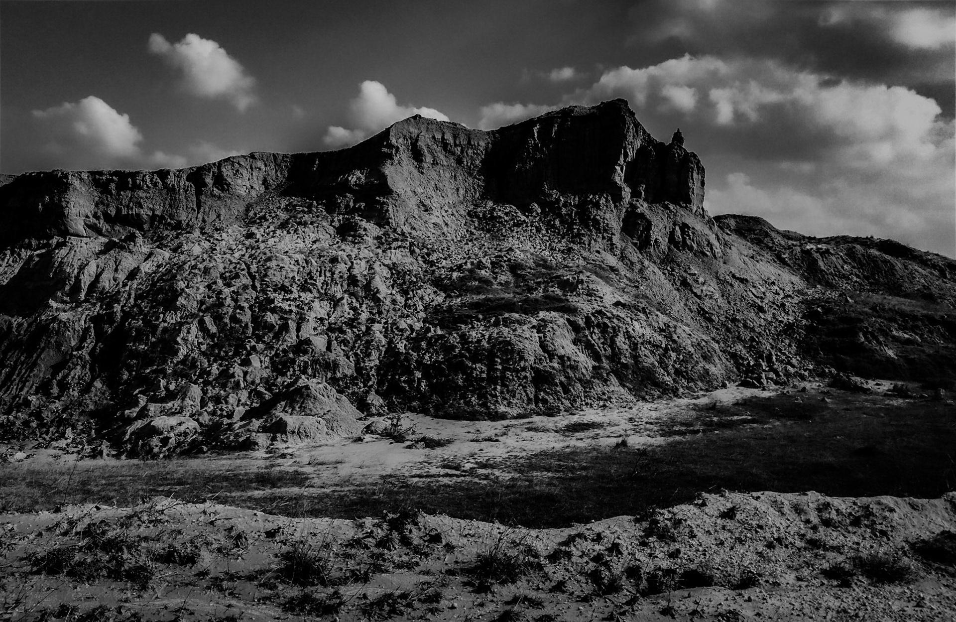 Yeniköy: abandoned opencast mine-workings