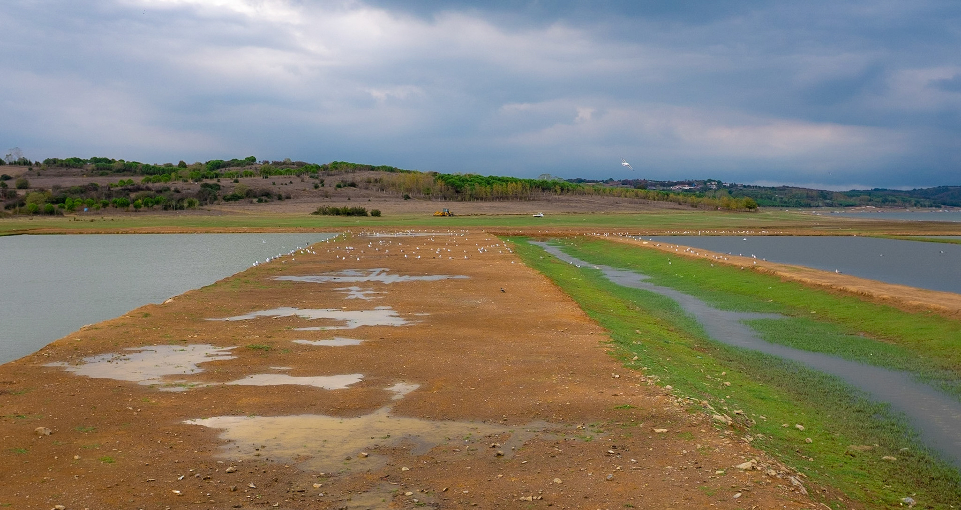 Ömerli reservoir: land that's usually under water