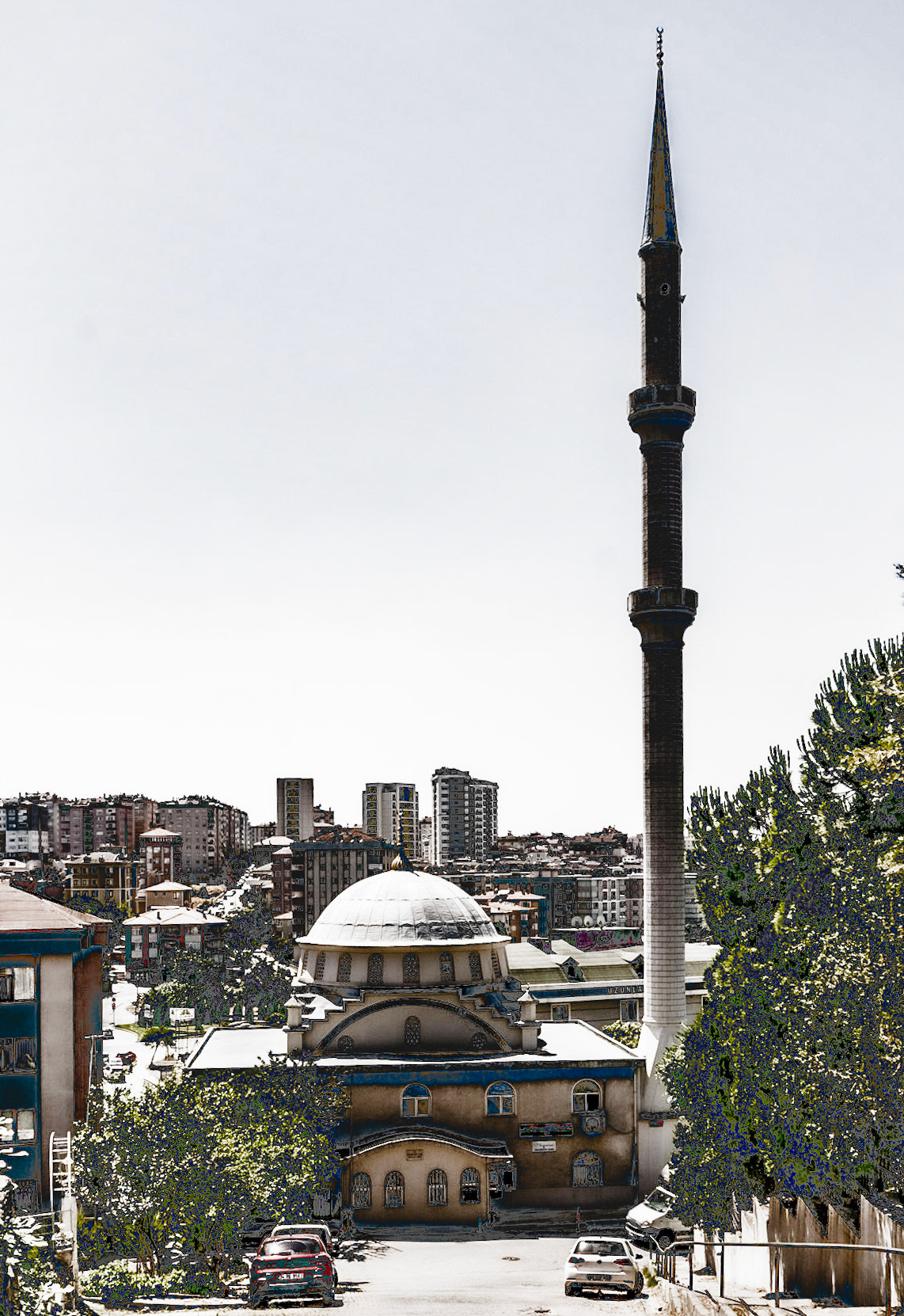 Maltepe: squat mosque, tall minaret