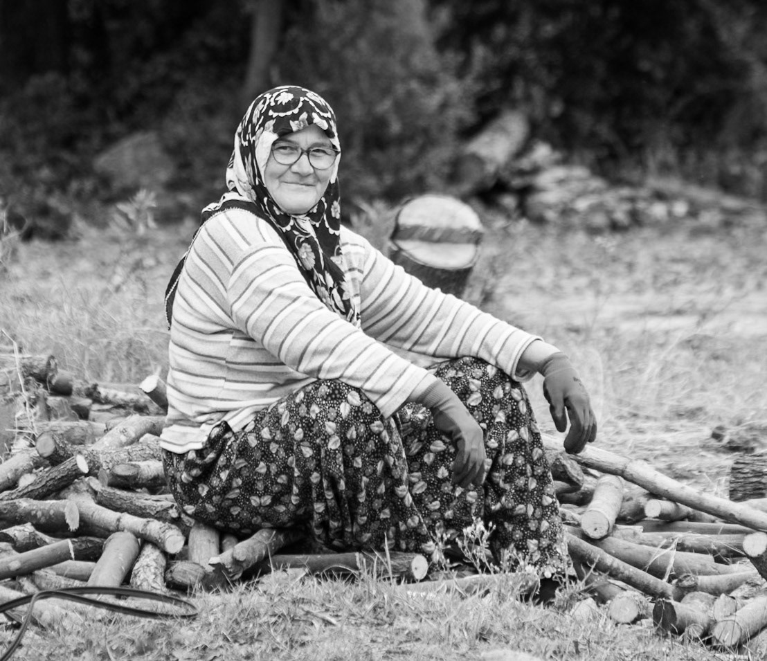 outside Alacalı village: friendly wood-gathering woman