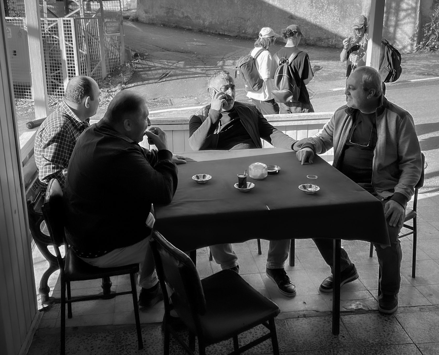 Paşamandıra: chaps in the tea-house