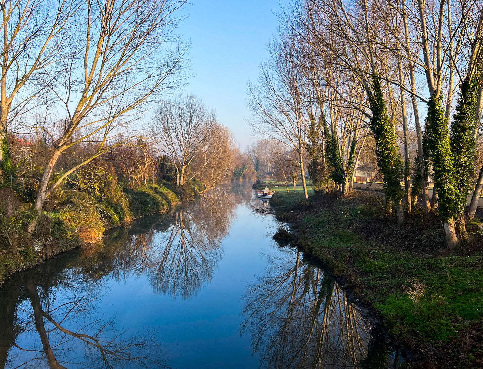 Riva river: from the Öǧümce footbridge