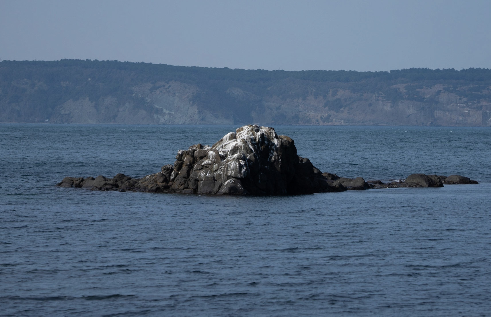 Anadolu Feneri harbour: sea rock