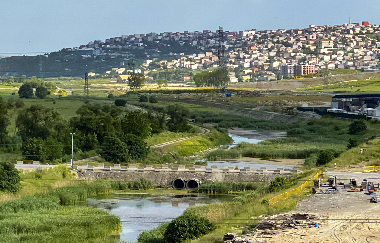 Sazlıdere construction site: looking south towards Şahintepe