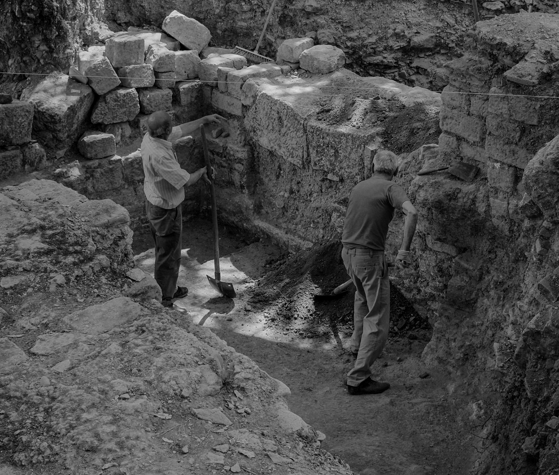 Bathonea (northern site): archeologists at work