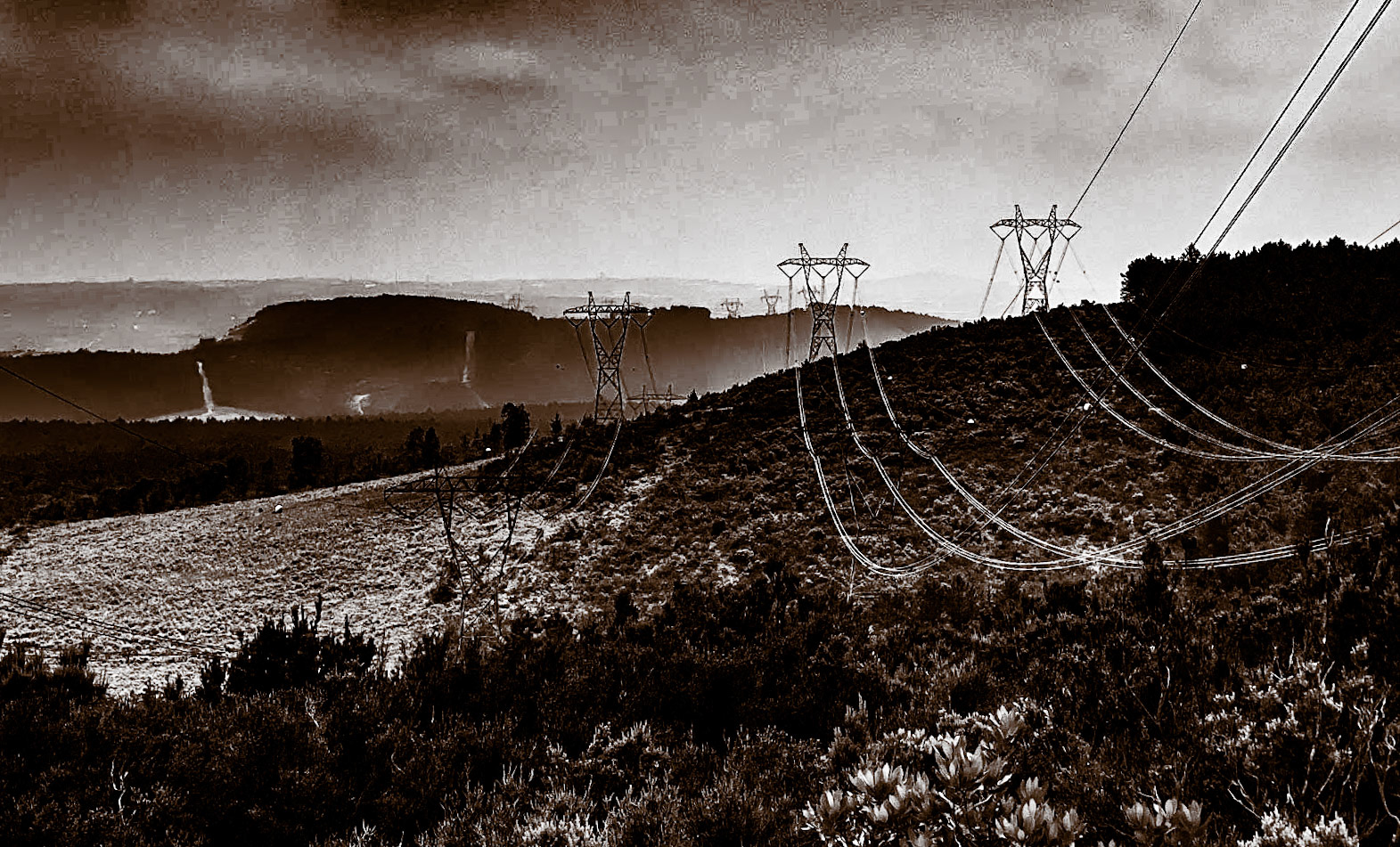 Adadaǧ hills: pylons