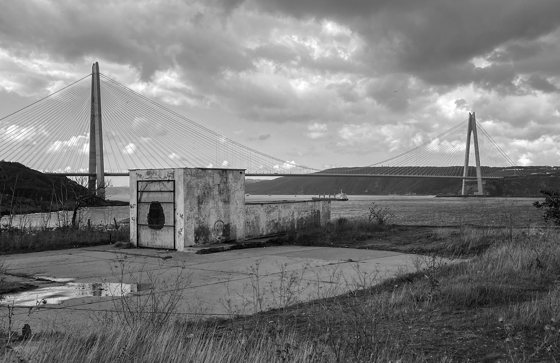 Poyraz viewpoint: abandoned modern military structure and the third bridge