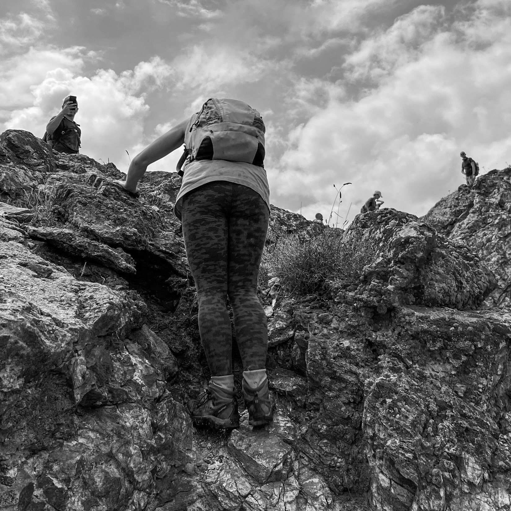 between Kurna fishing hamlet and the Kurna quarry: crossing over a headland