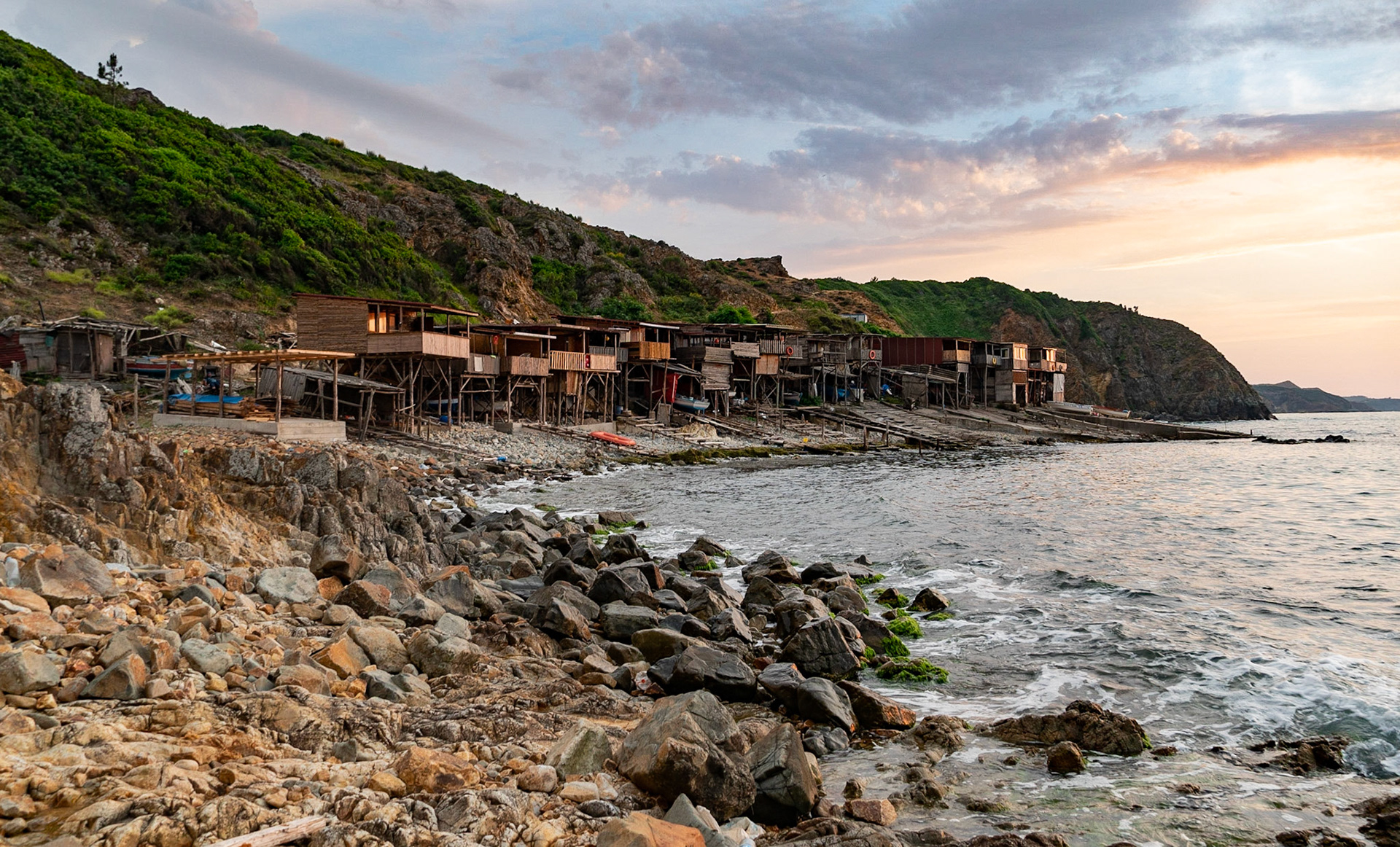 Kurna fishing hamlet: view from the eastern shore