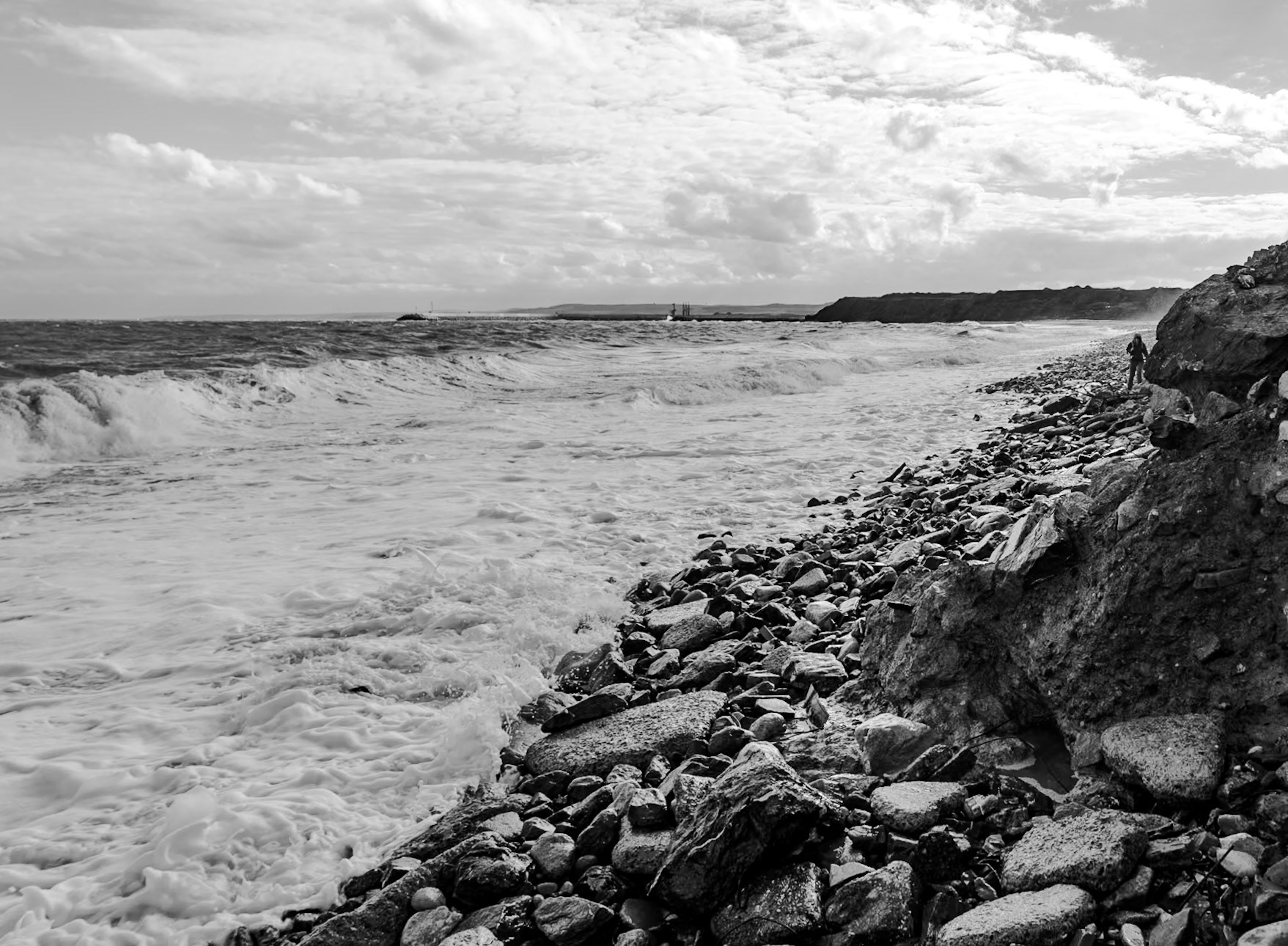 Black Sea coast east of Yeniköy: narrow stony foreshore