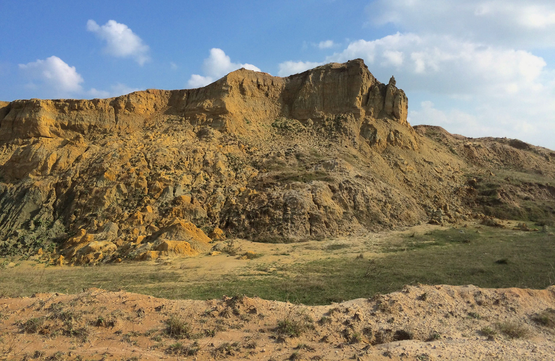 Yeniköy: abandoned opencast mine-workings