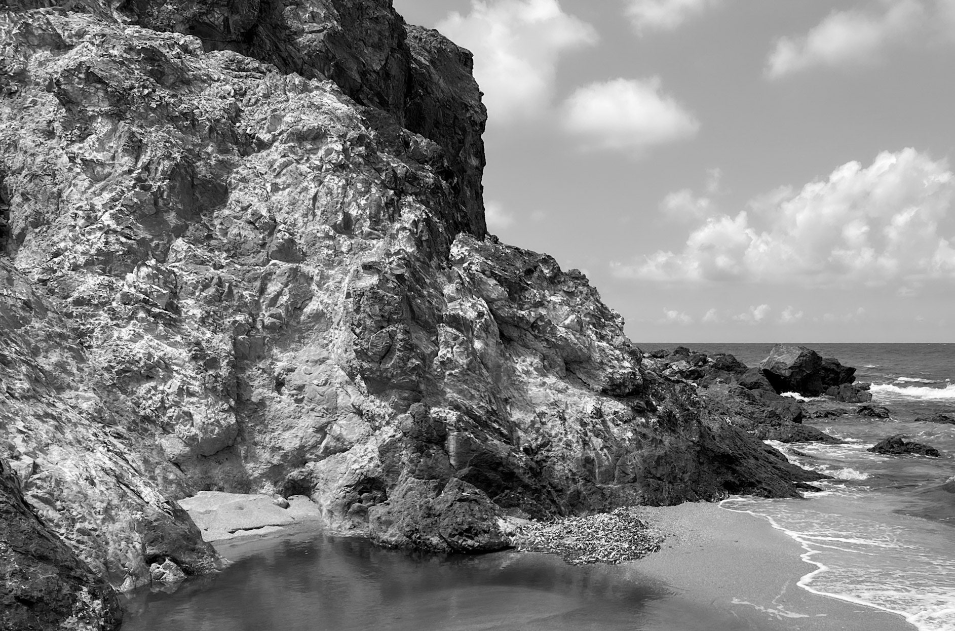 between Kurna fishing hamlet and the Kurna quarry: headland