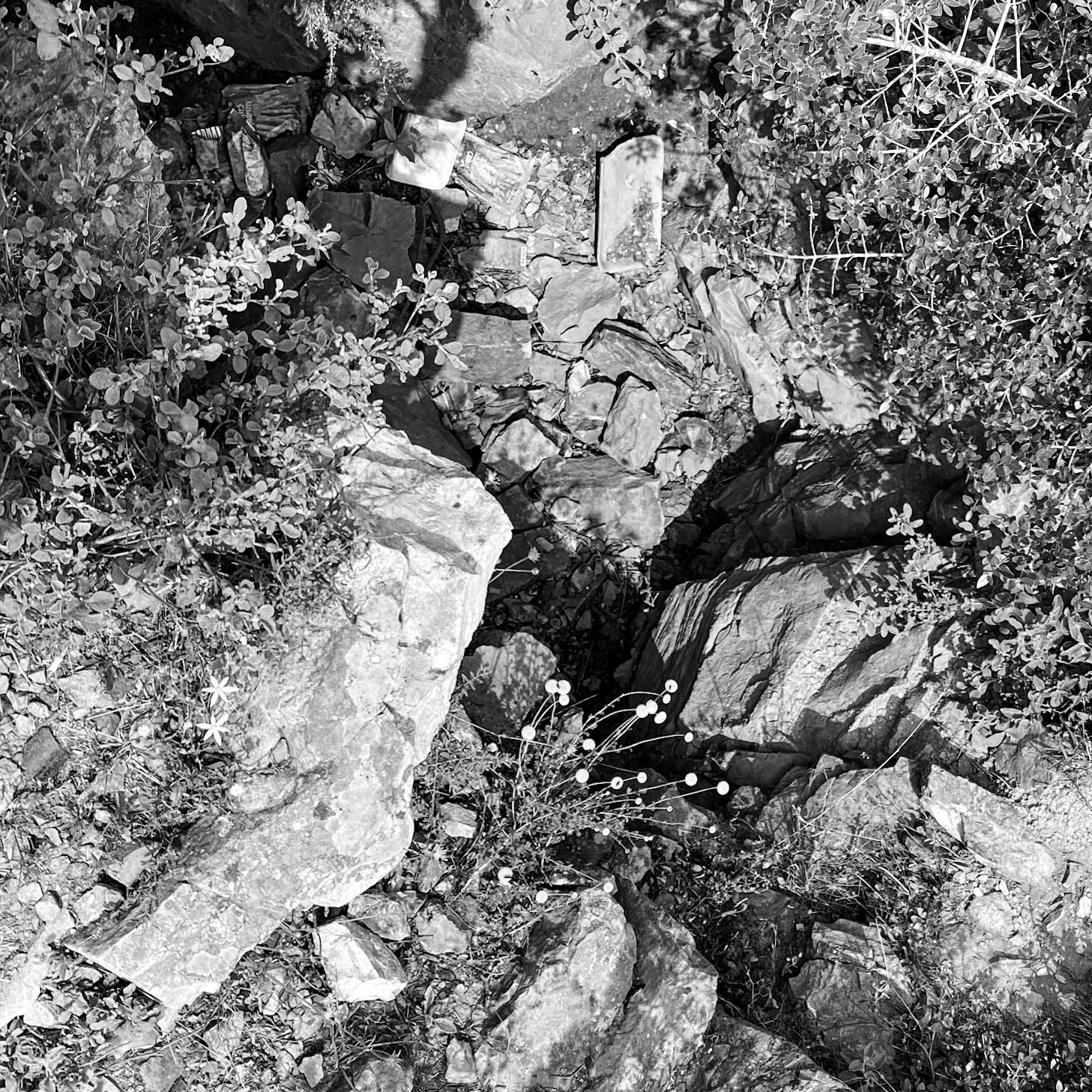 Adadaǧ hills: rocky hole