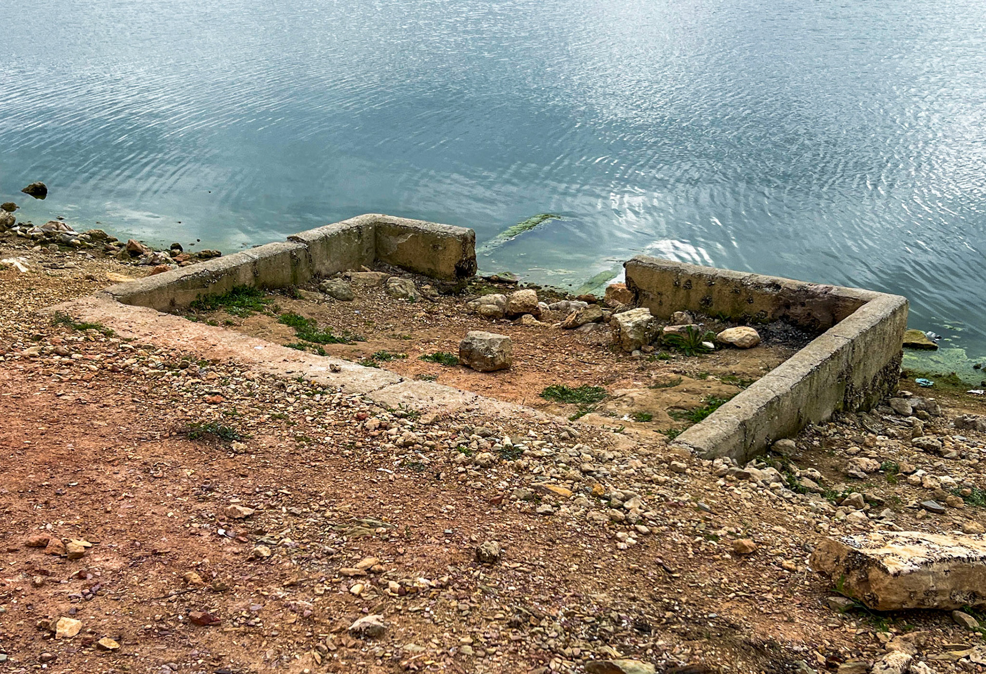 Şamlar village ruins: building foundation that's submerged when the water level in the reservoir is higher