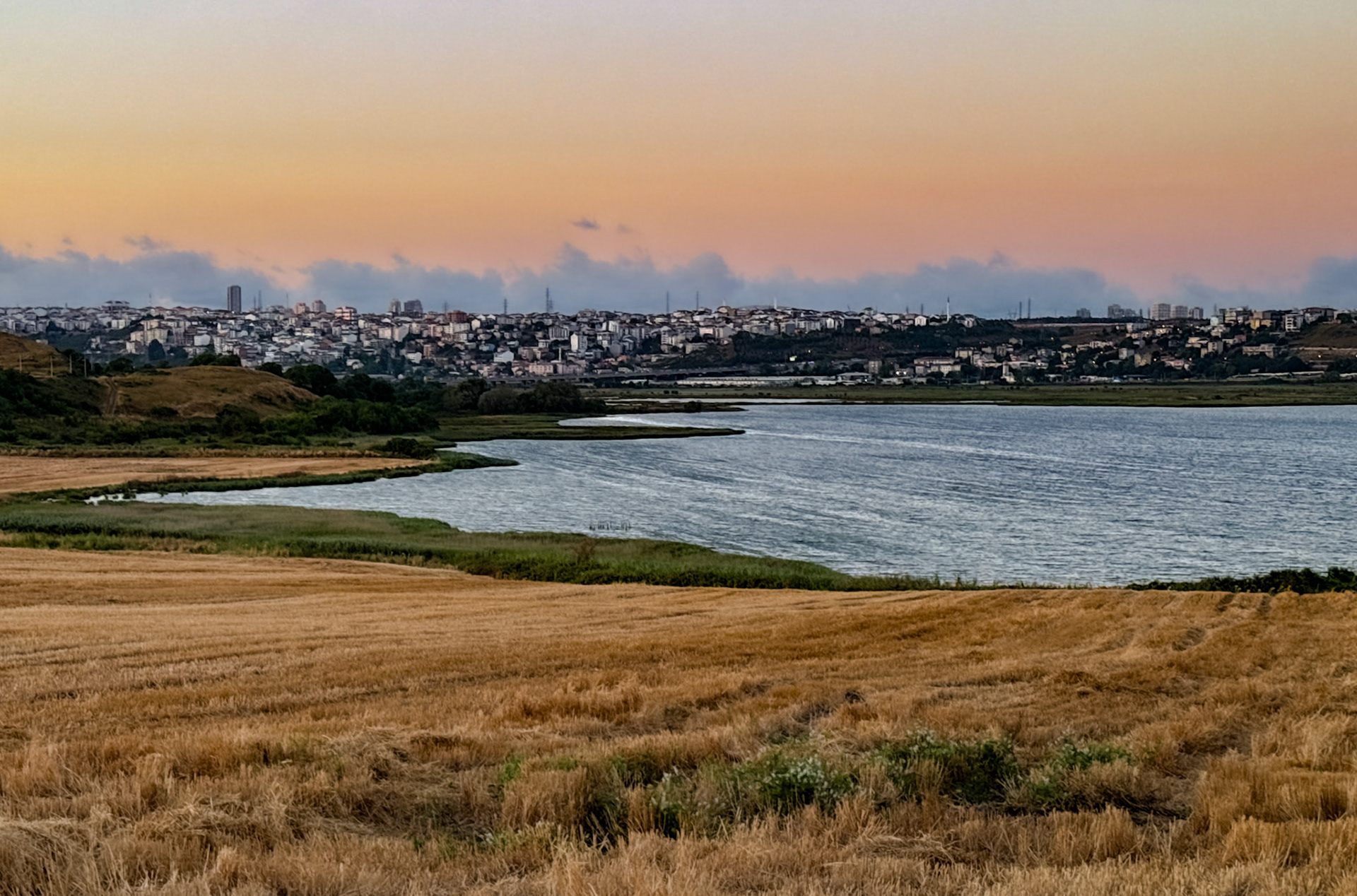 heading north from Bathonea: looking north towards Tahtakale and Altınşehir