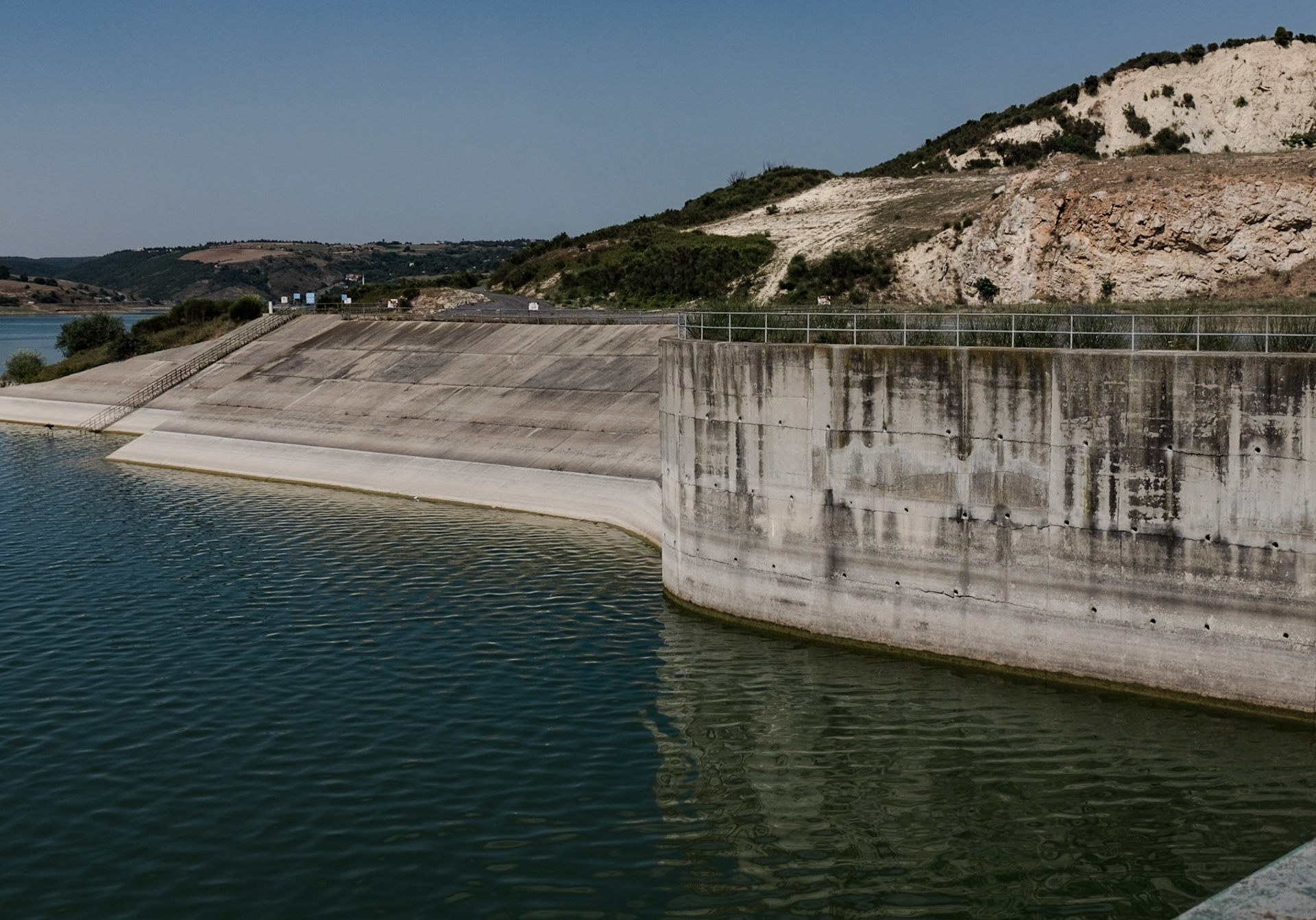 Sazlıdere dam: looking north towards the east side of the reservoir