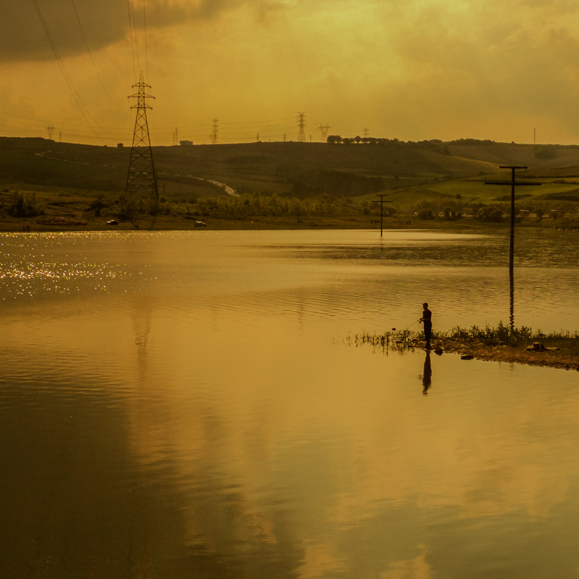 the Sazlıdere Reservoir: a fisherman alone