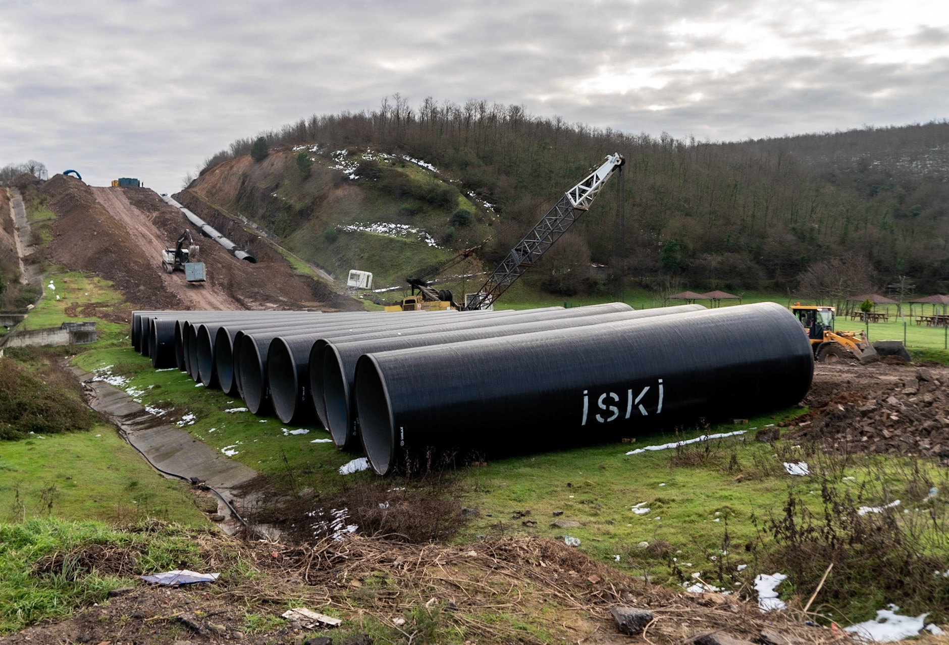 Cumhuriyet: İSKİ pipe laying (presumably from Ömerli reservoir)