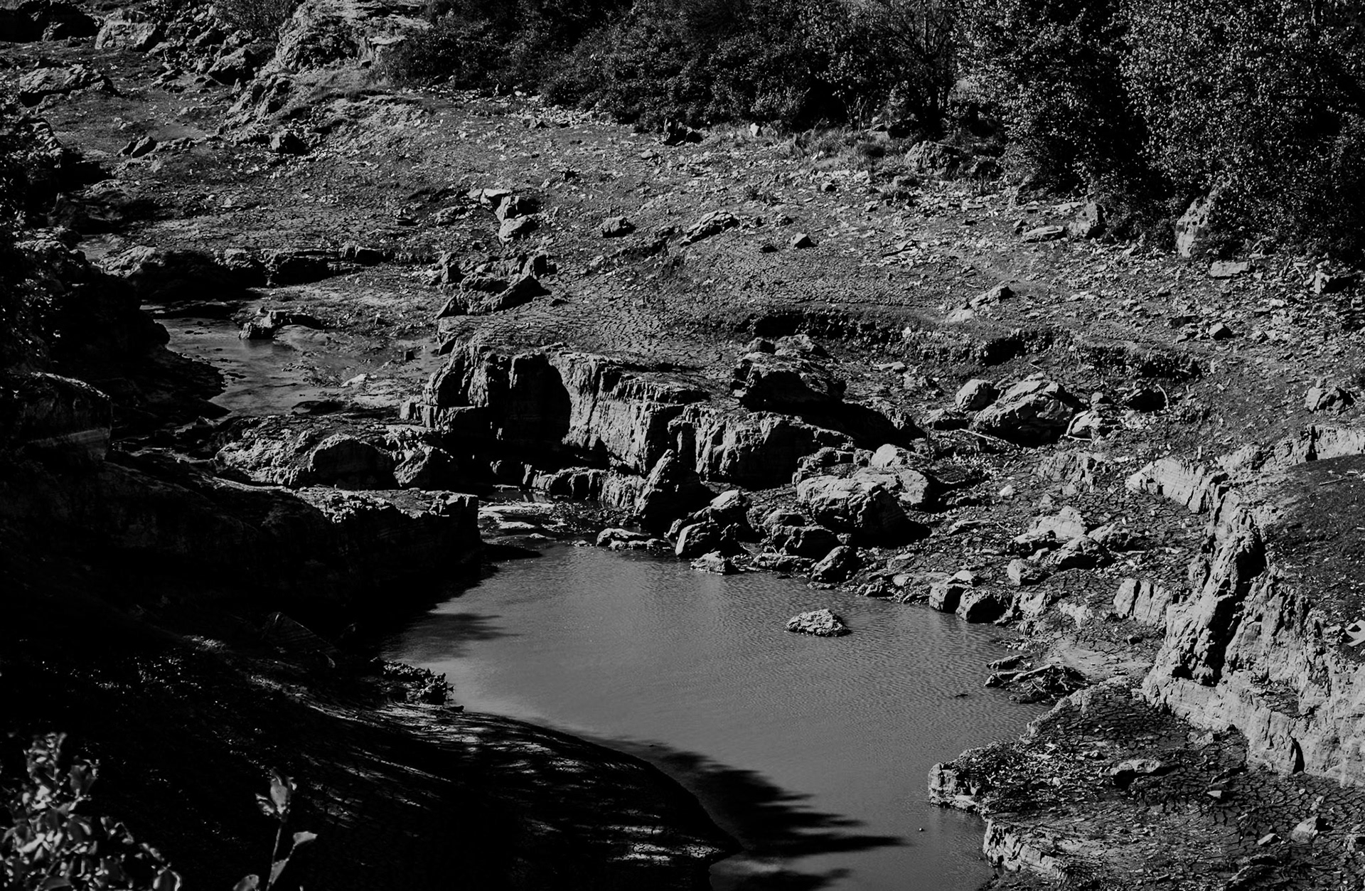 Paşaköy gorge: rock and water
