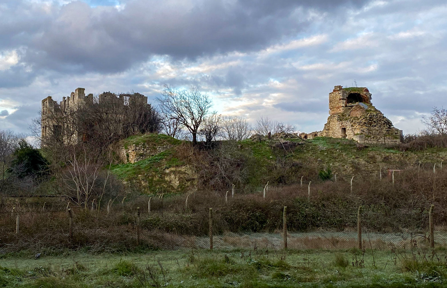 Azadlı and Resneli Ottoman ruins: view