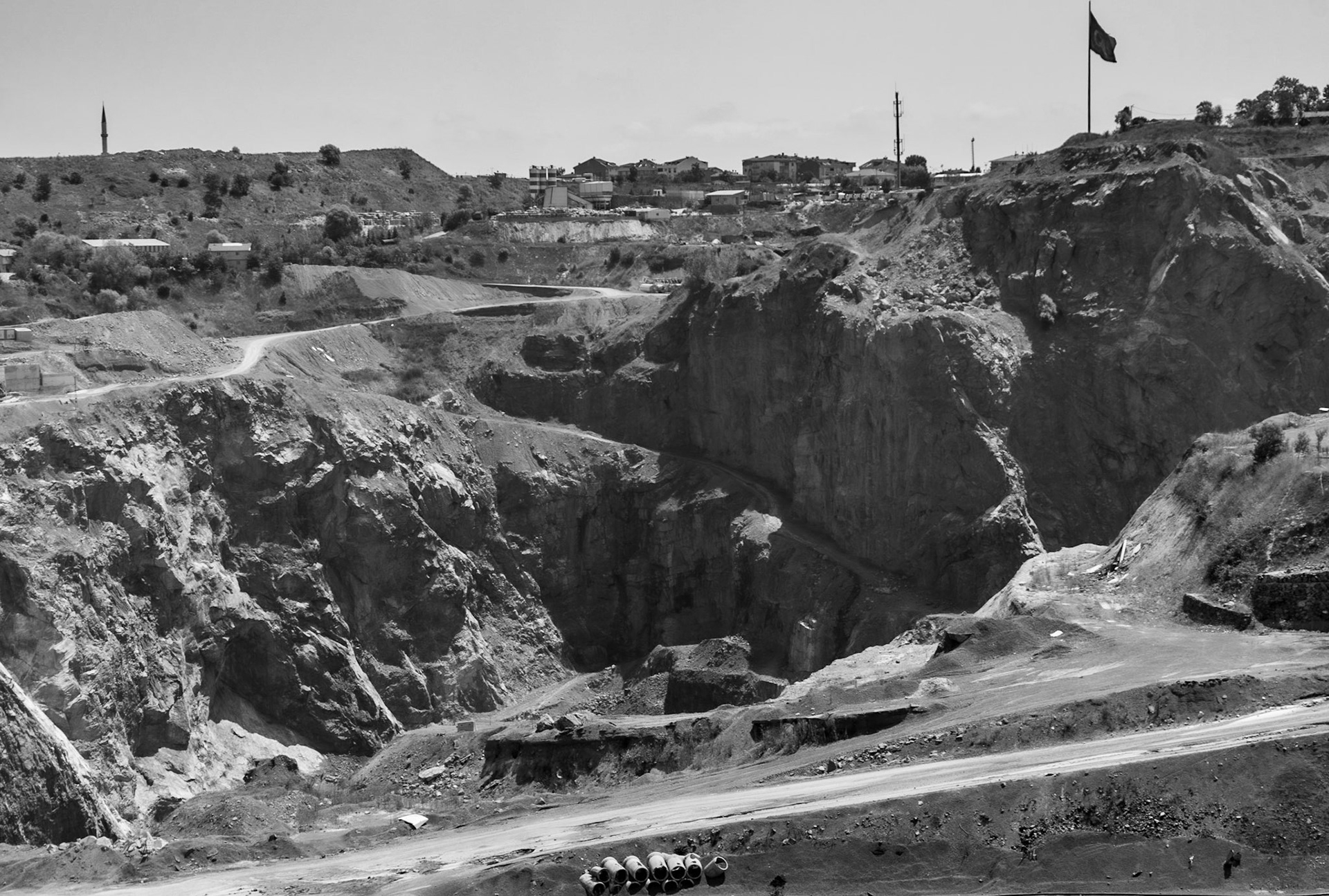 Cebeci: southern opencast mines - rockface