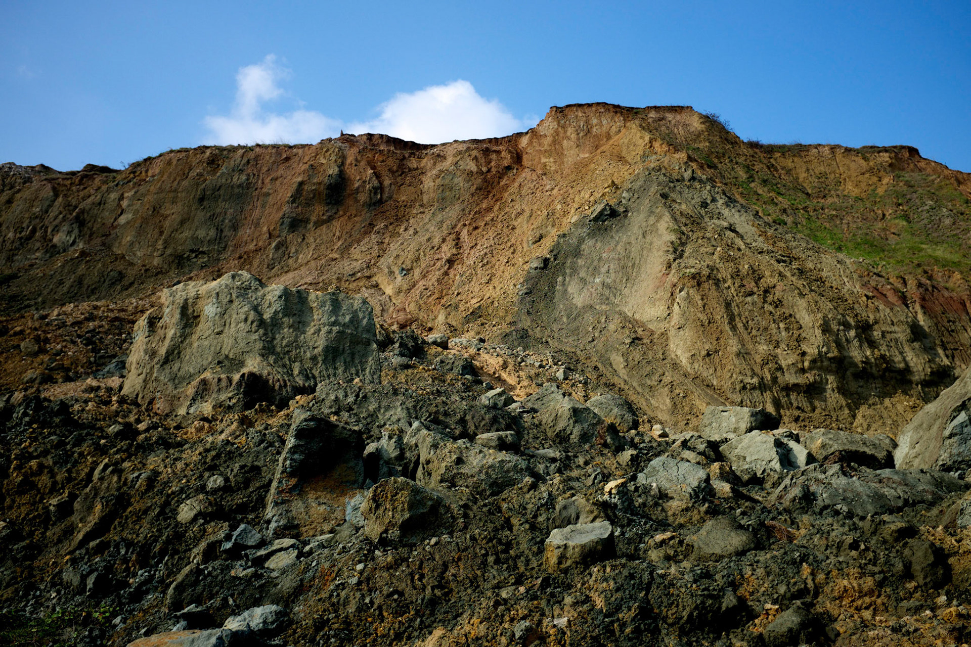 Yeniköy: abandoned opencast mine-workings