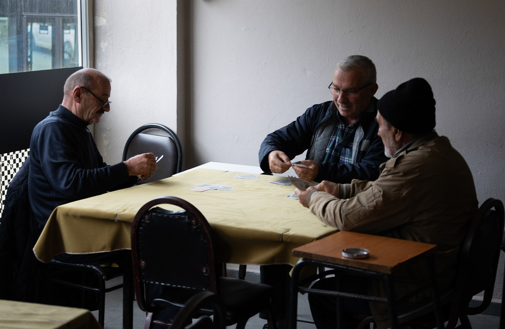 Kaynarca: tea-house scene
