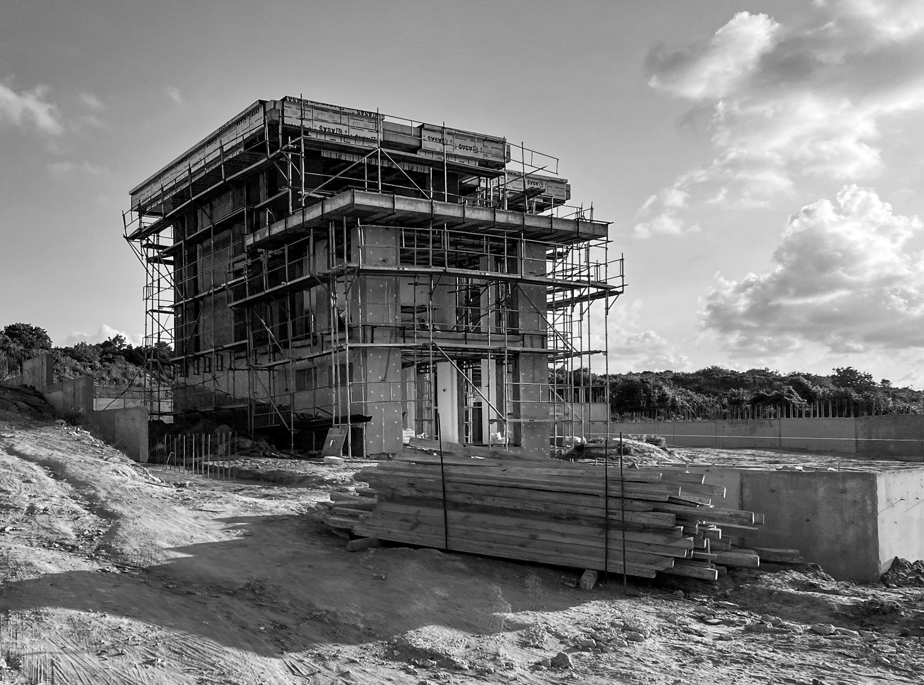 between the English Houses and Riva: a new villa that really shouldn't be there; one of several