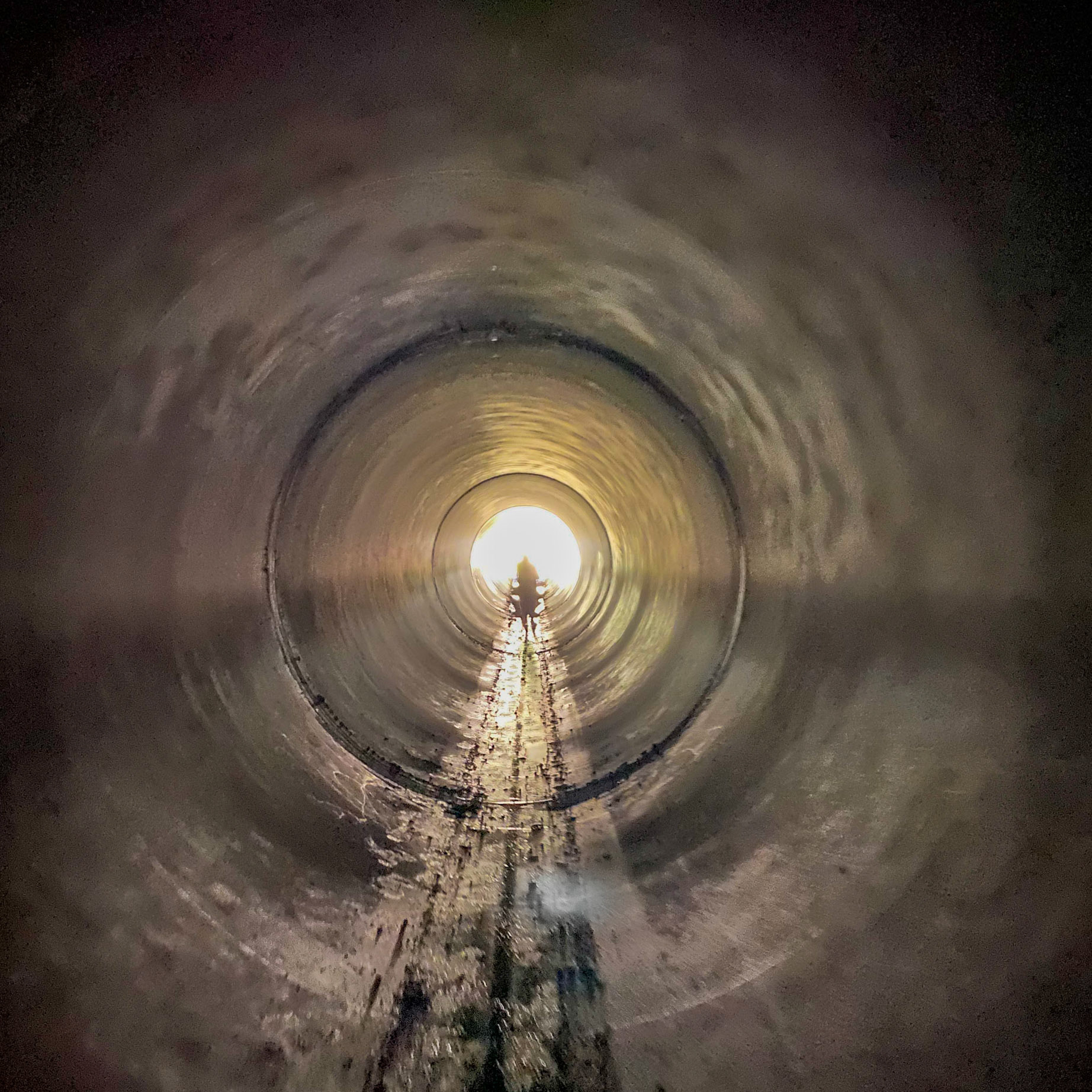 between Sırapınar and Kanlı forest: inside a water-pipe
