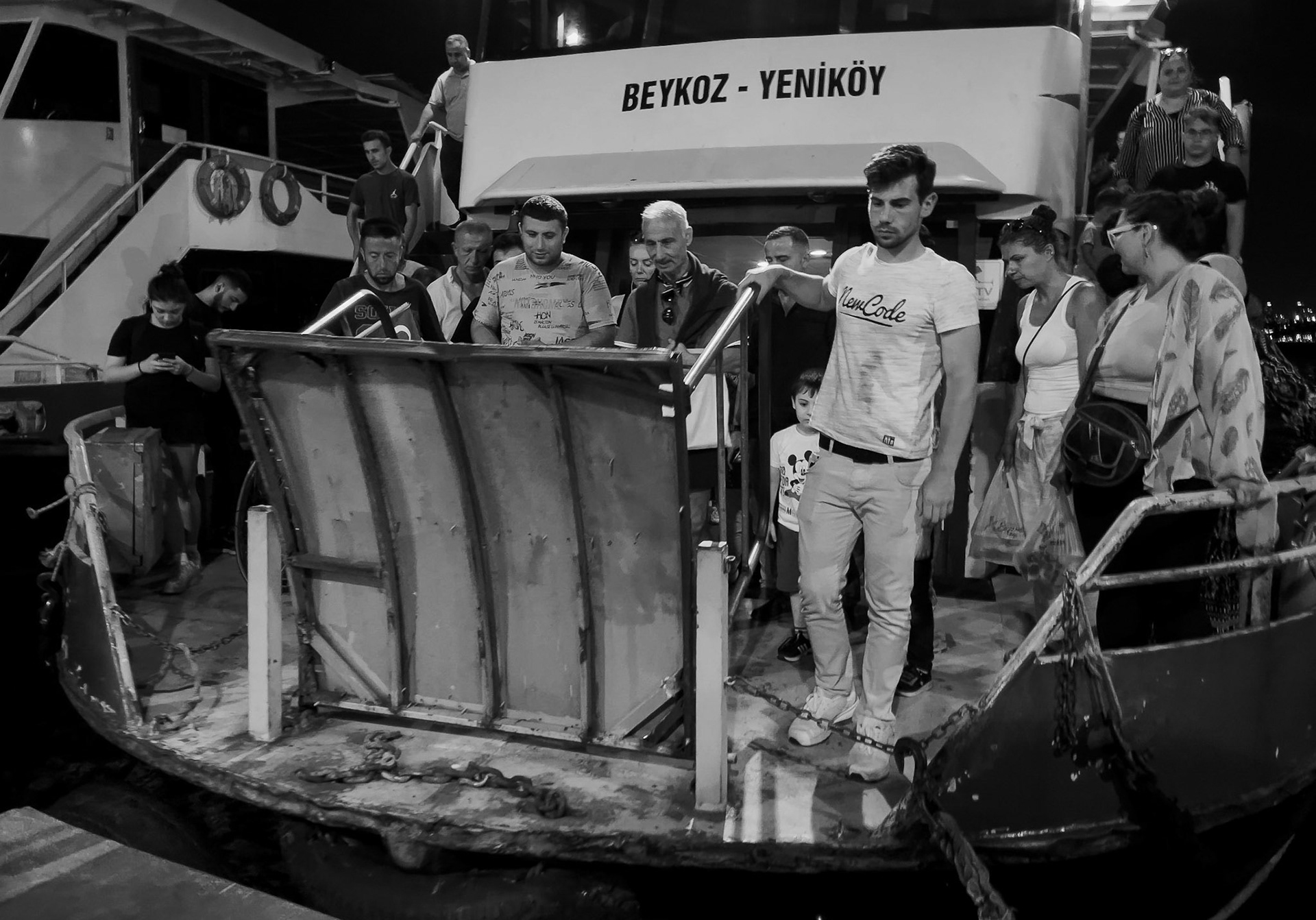 Beykoz: arriving ferry