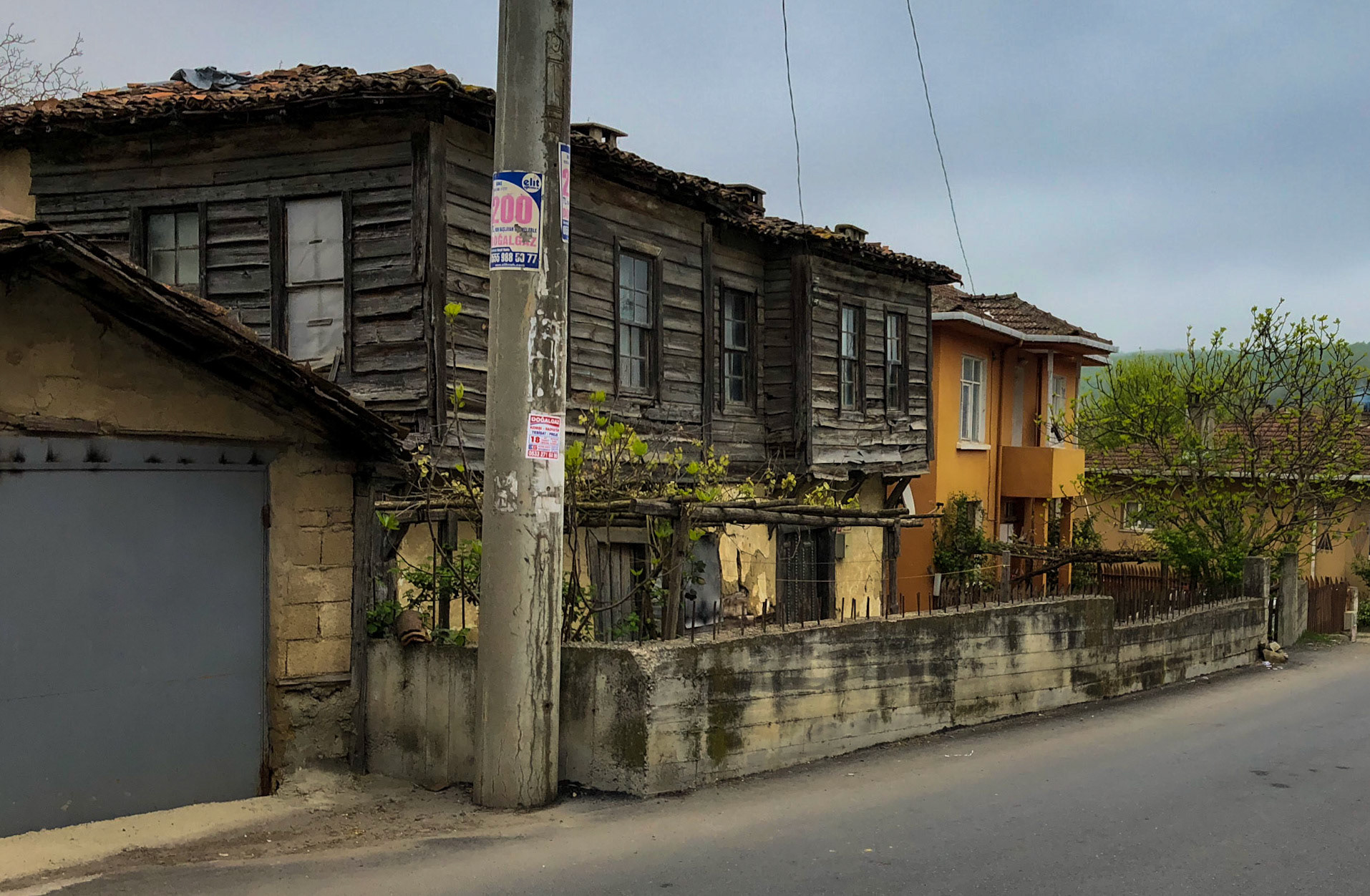 Öǧümce: old house