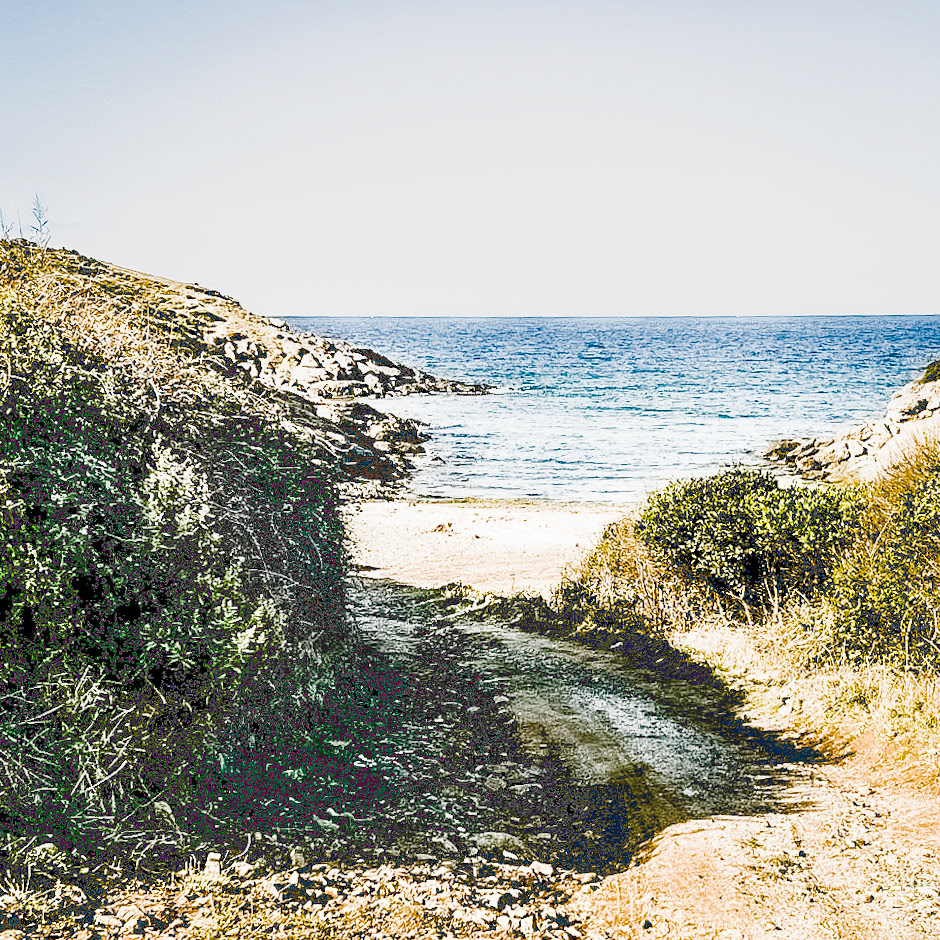 heading west along the line of the Black Sea: cove and headland