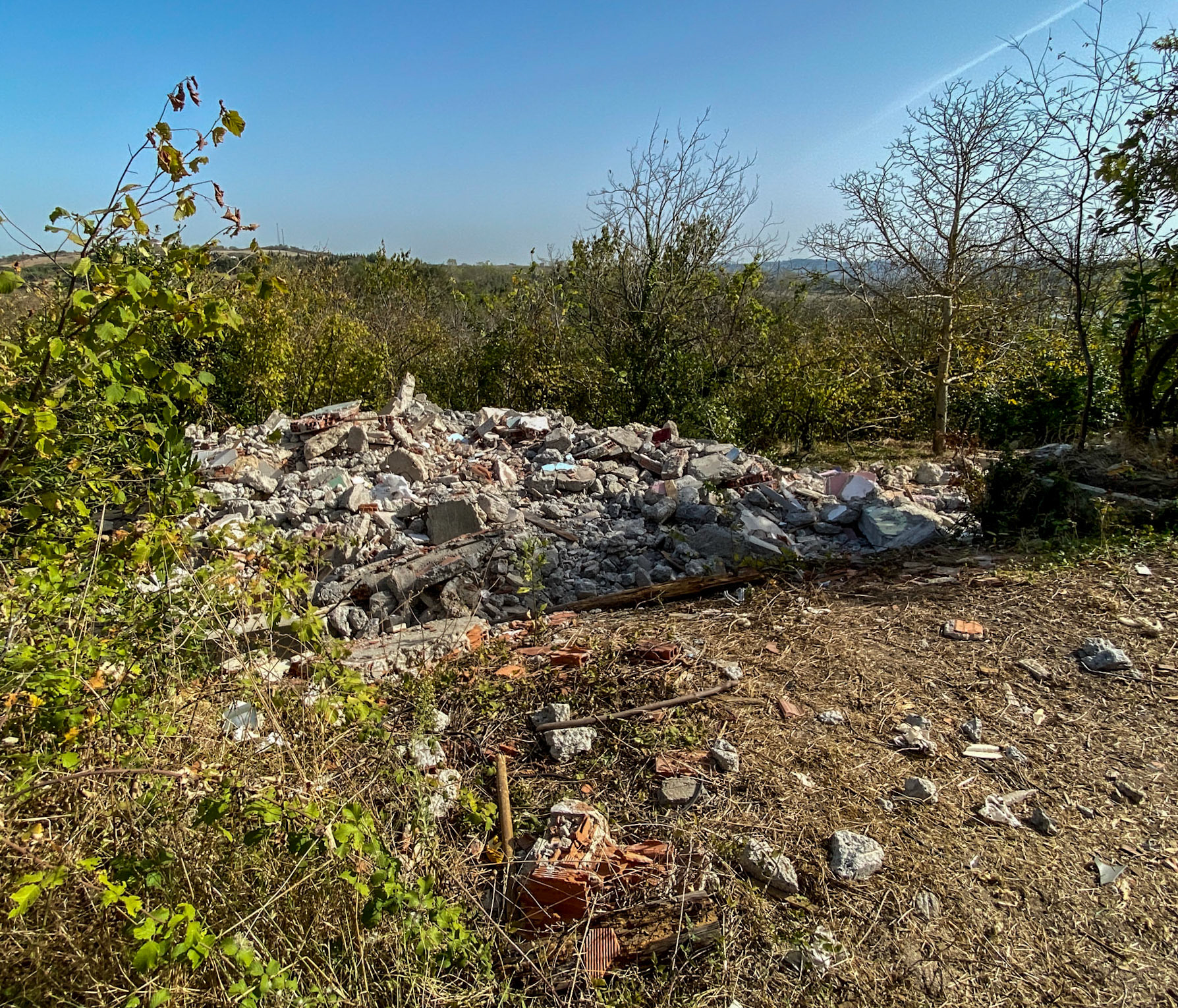 Trikos promontory: demolished villa