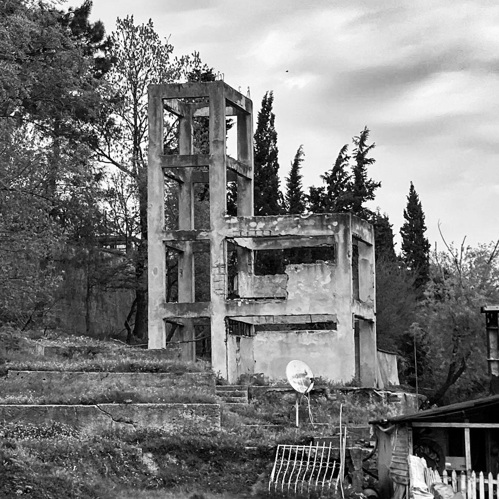 Reşadiye: concrete skeleton
