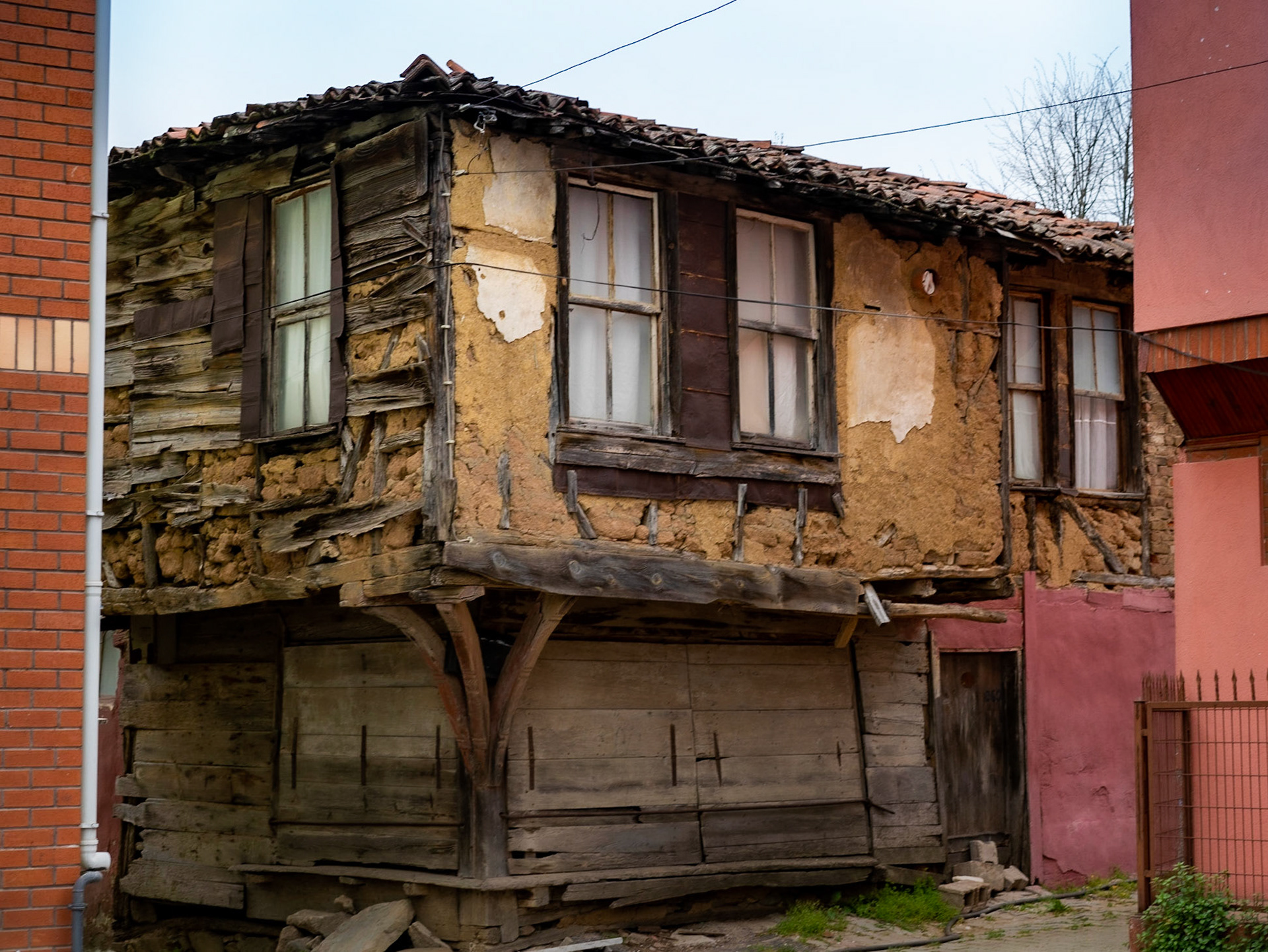 Bozhane: old house