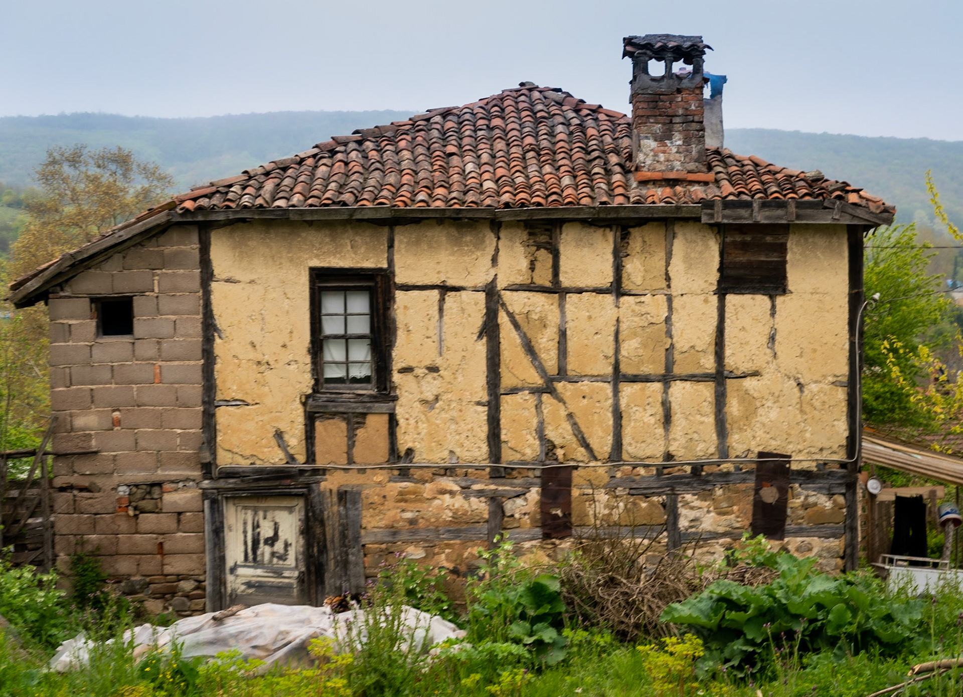 Bozhane: old house