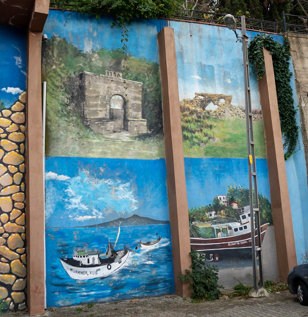 Poyraz mural: the fountain and the fort (showing how it used to look)