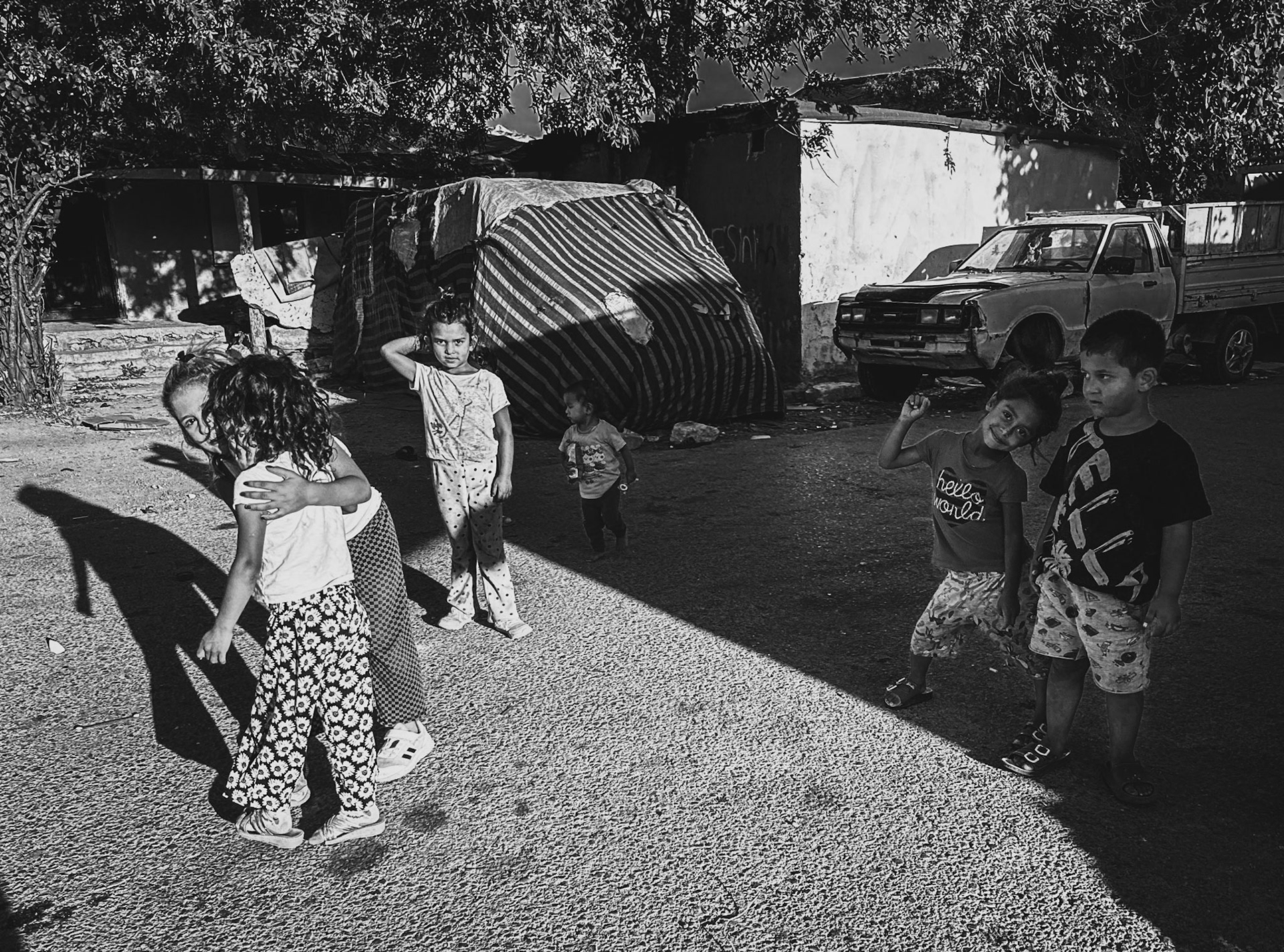Karşıtepe: Roma kids
