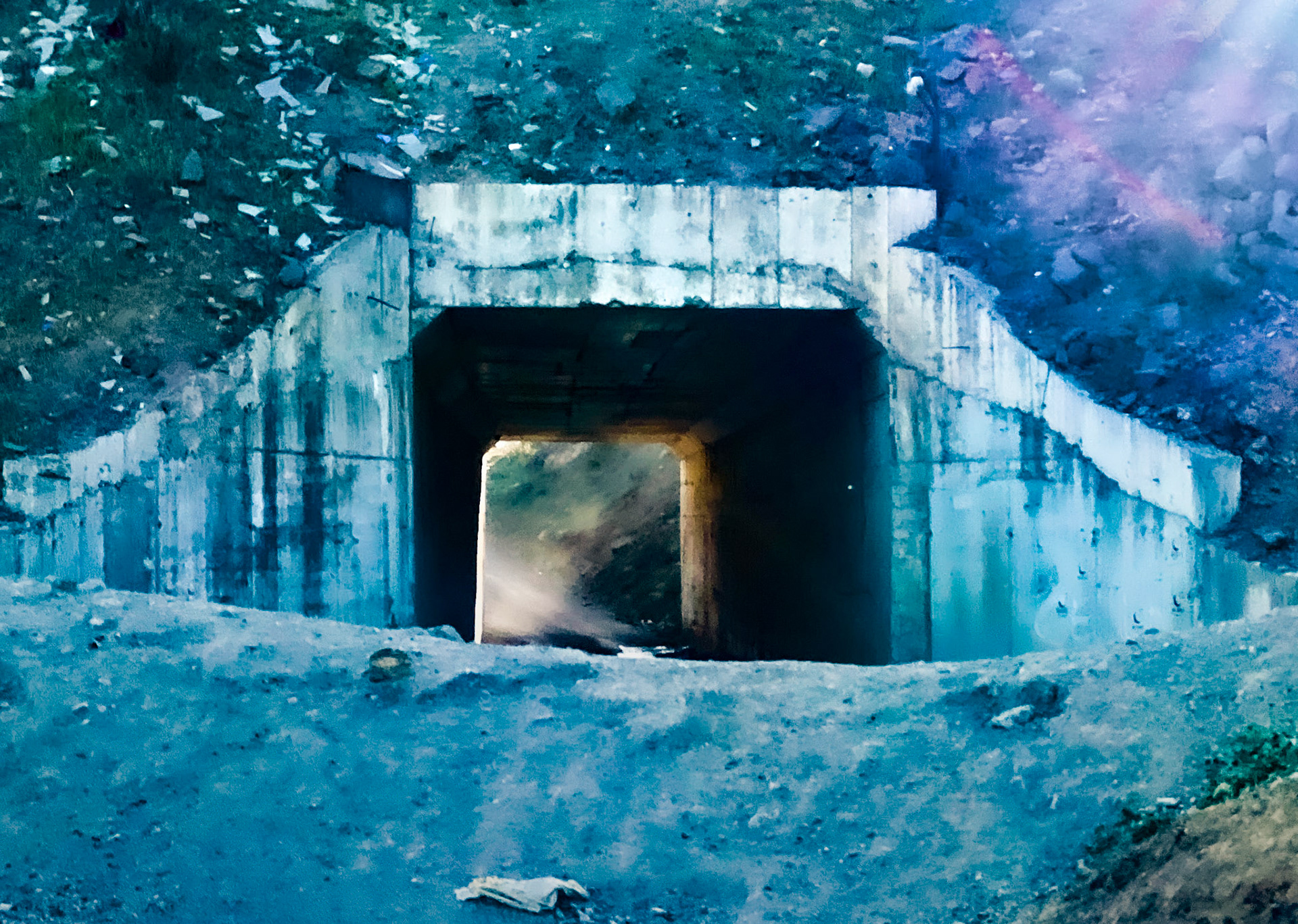 Kurna: muddy underpass