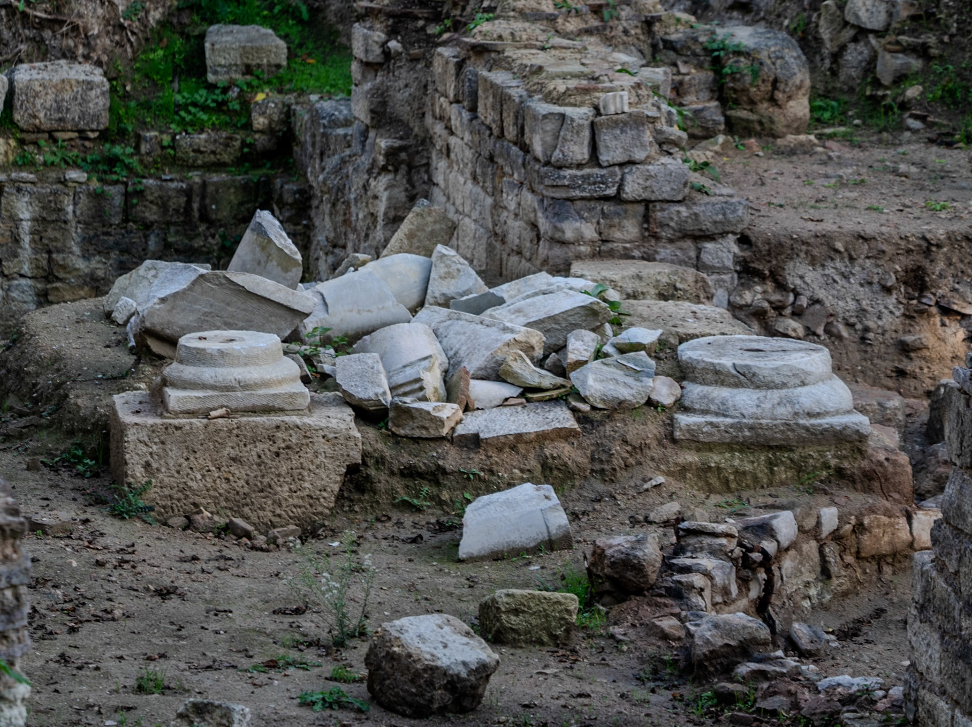 Bathonea north: Roman ruins