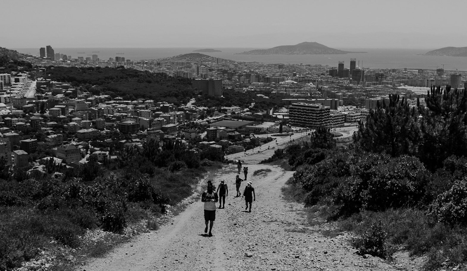 Başıbüyük hill: heading up with a backdrop of the Prince Islands