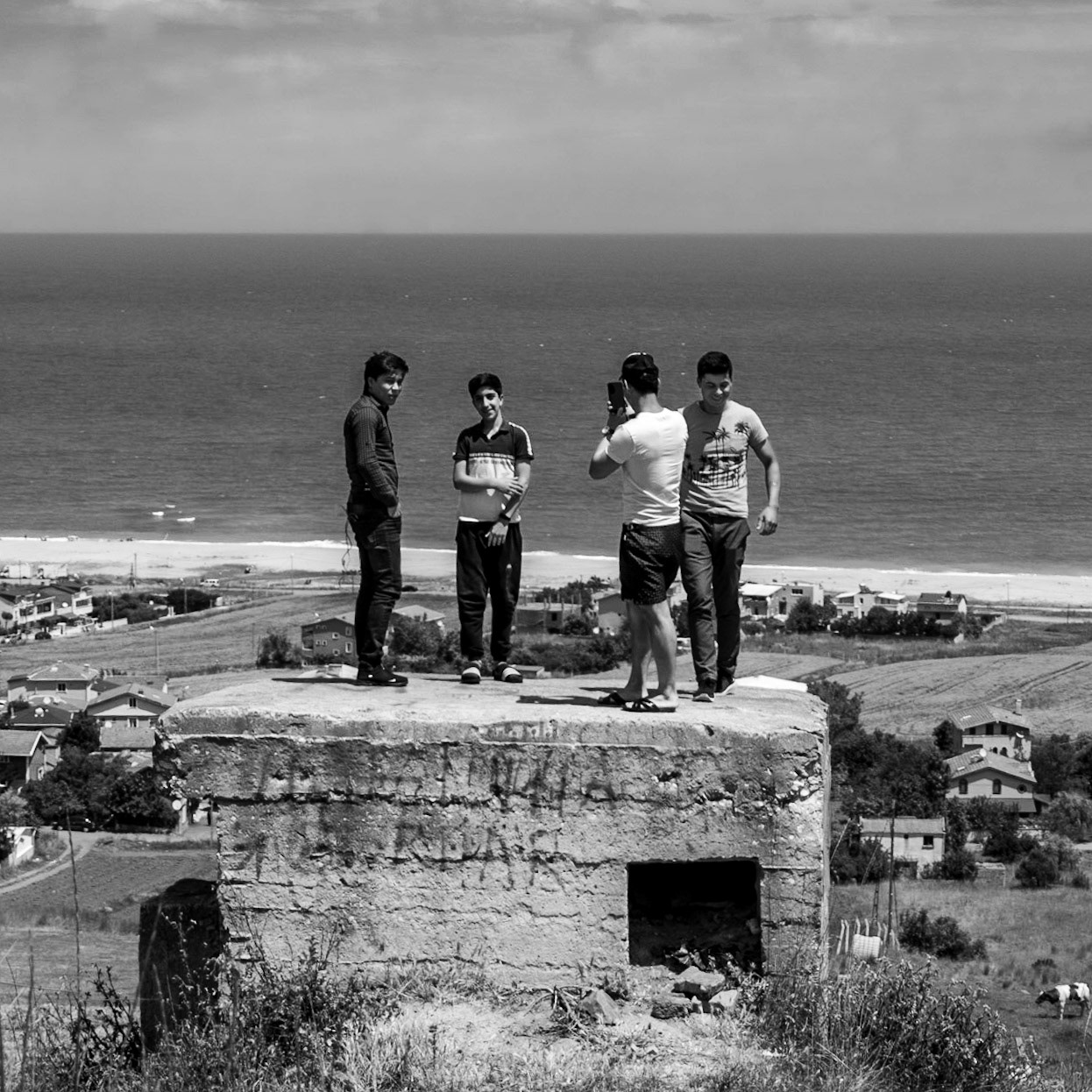 Yeniköy: 4 lads on a long-abandoned bunker