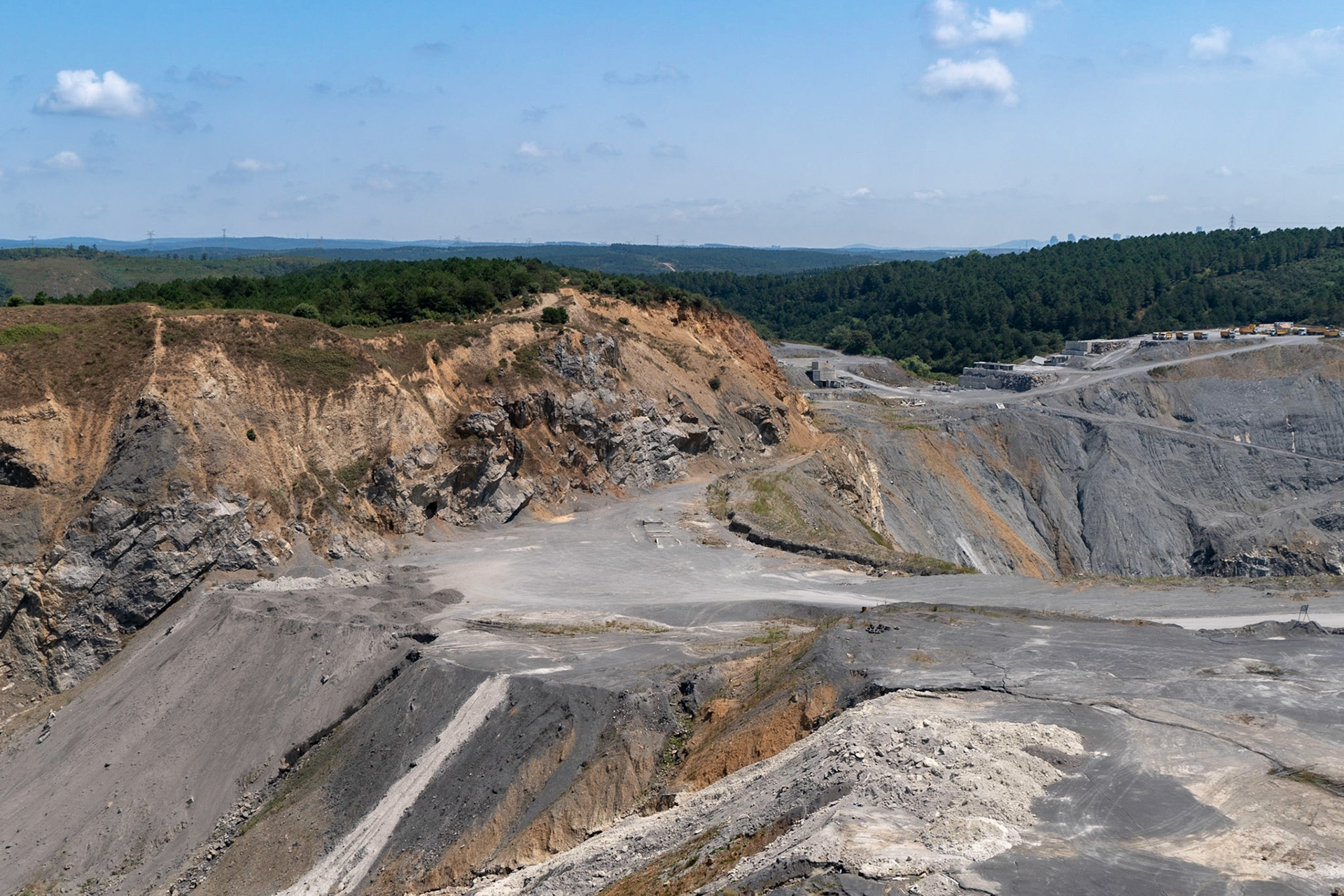 Cebeci: southern opencast mines - rockface
