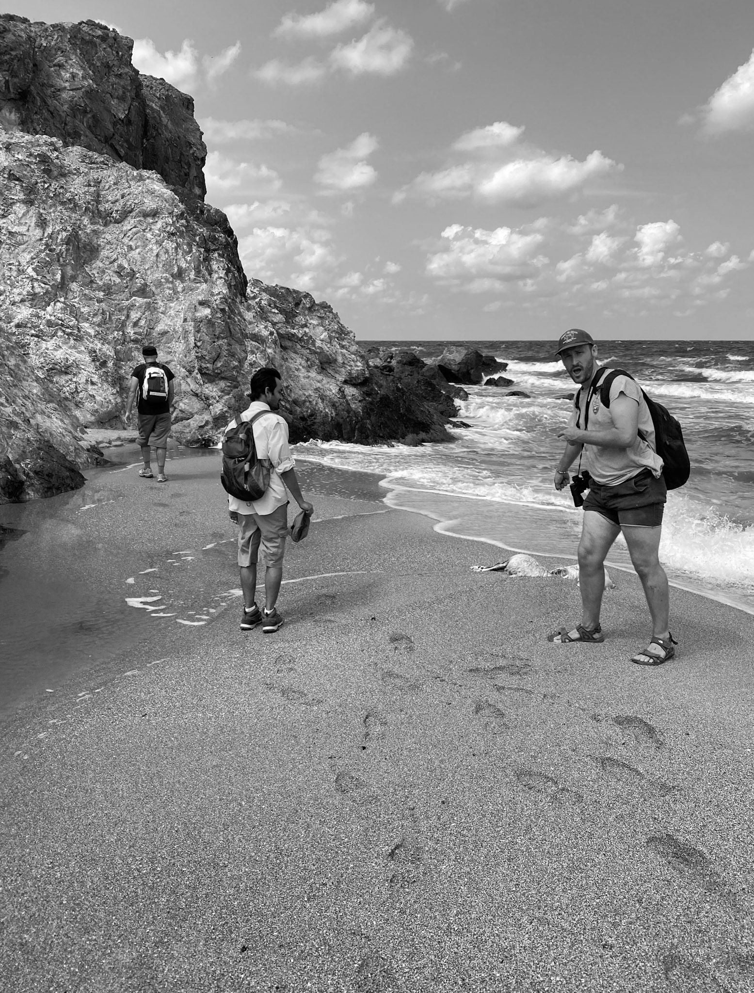 the beach between Kurna fishing hamlet and Kurna abandoned quarry: coming to the next headland