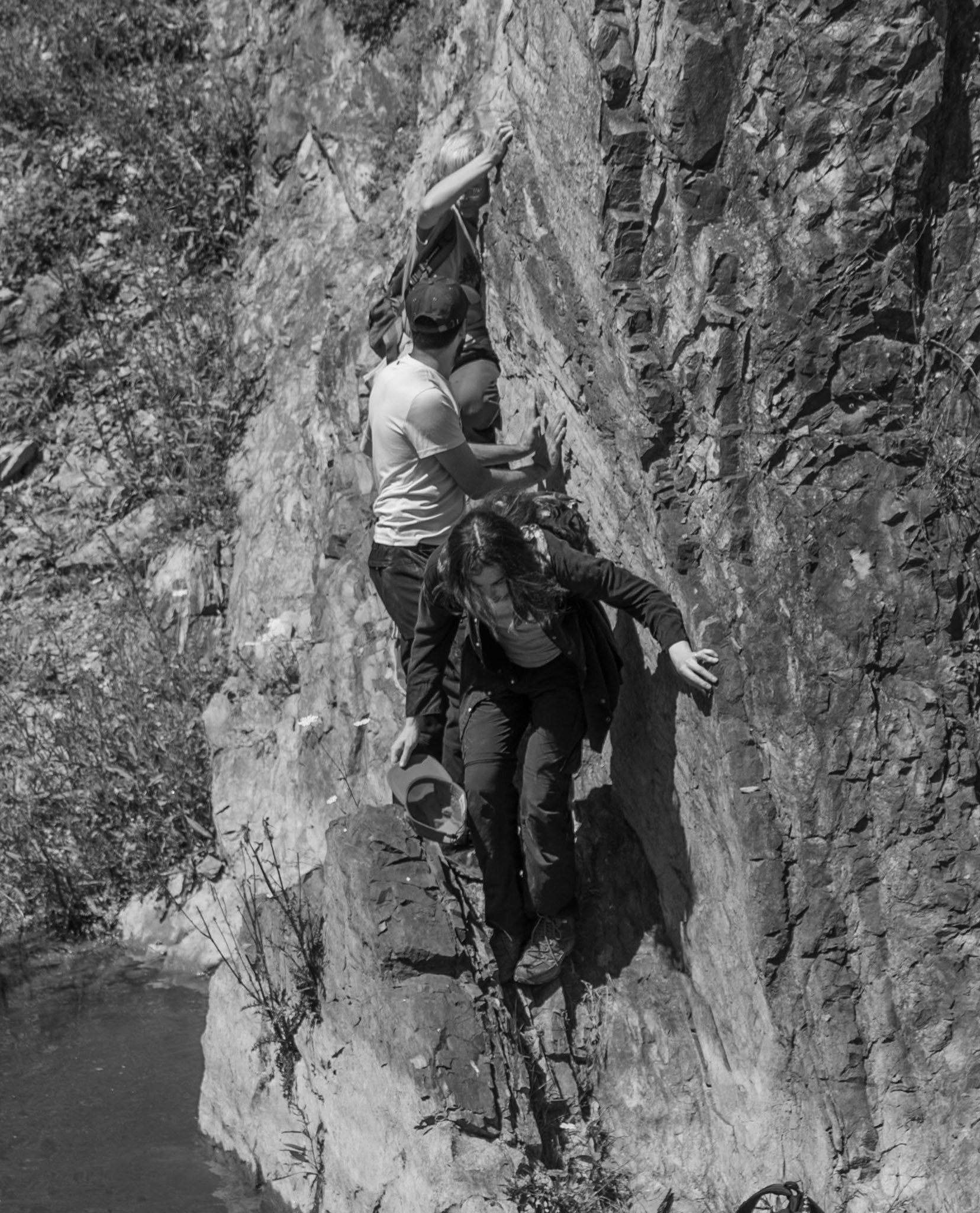 Şamlar Ottoman dam: scrambling over the rocks