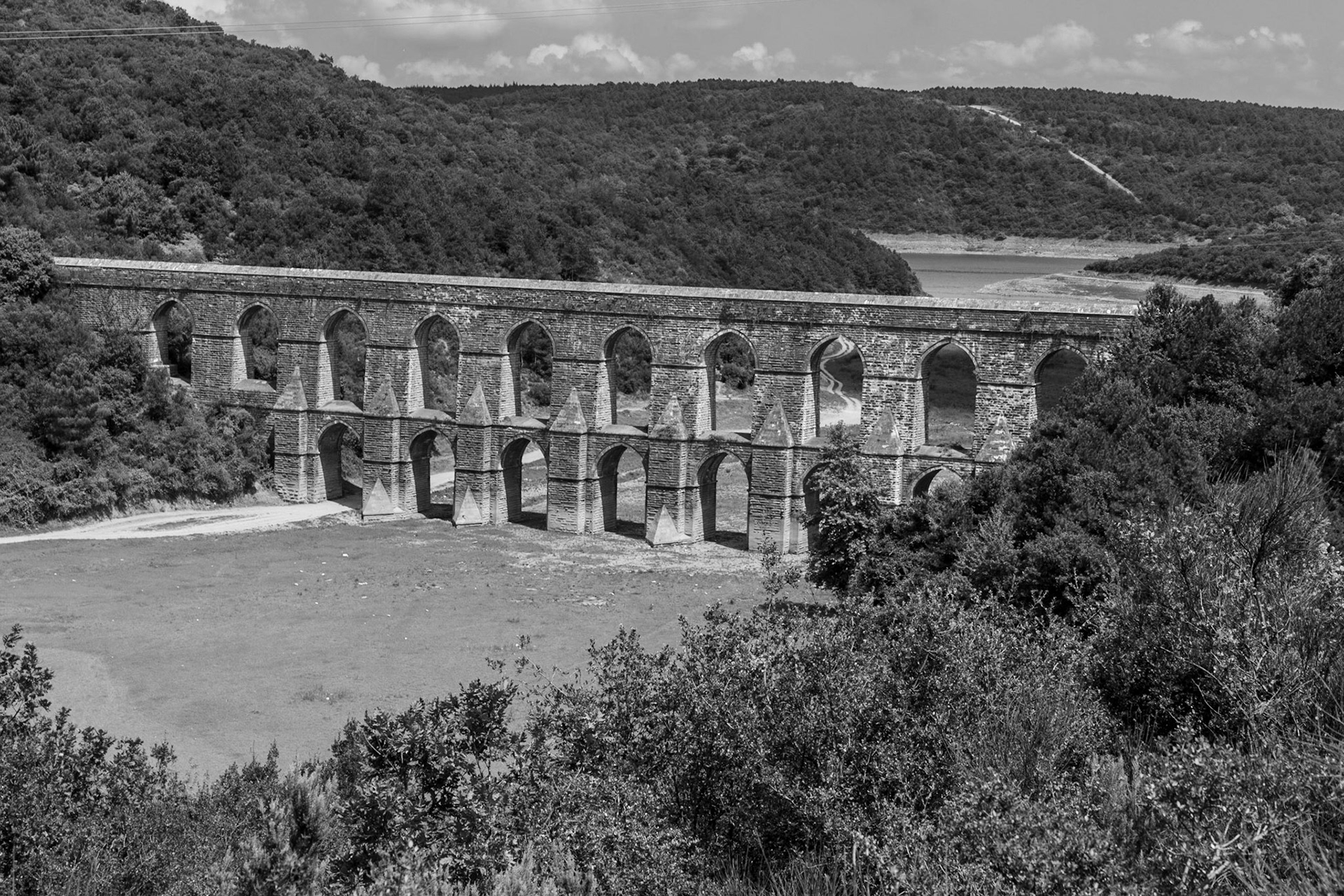 Güzelce aqueduct: seen from the southwest